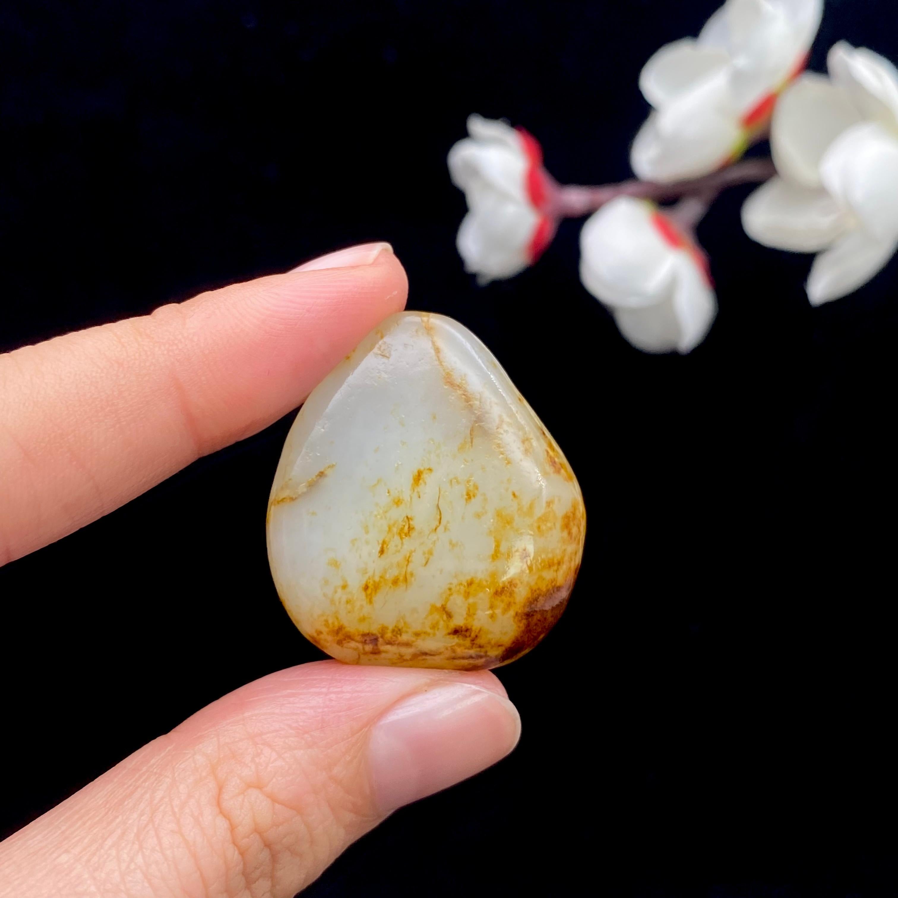 【超值推荐】和田玉洒金皮籽料原石（14.9g）