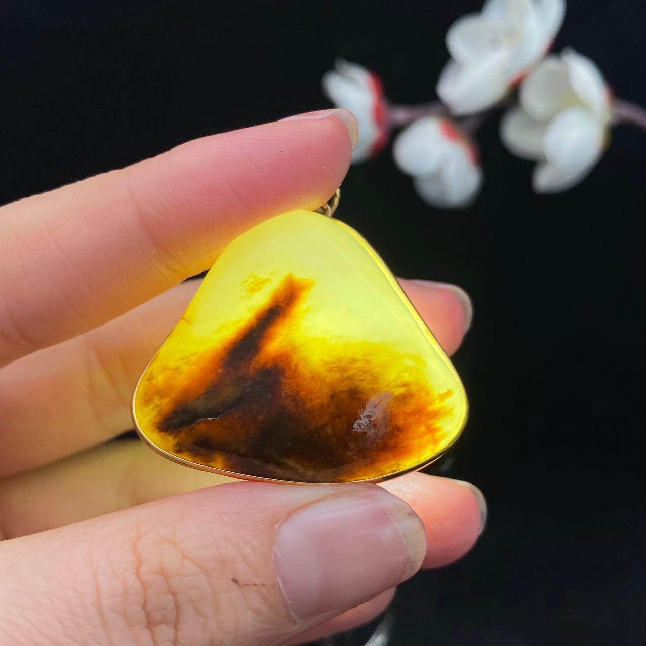 和田玉聚红皮籽料包金挂件（32.2g）