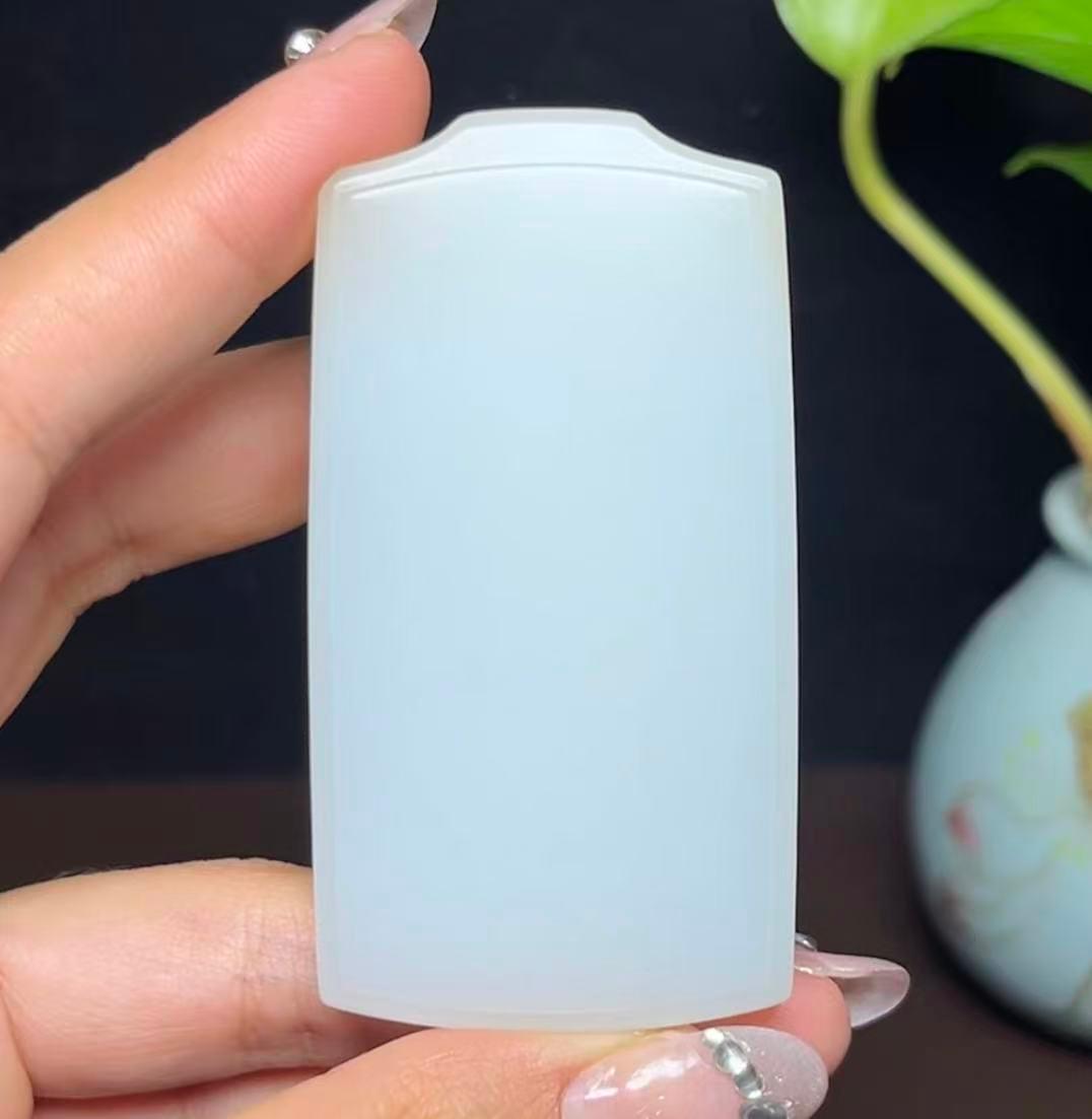 新疆和田玉且末料羊脂玉平安无事牌（66.6g）