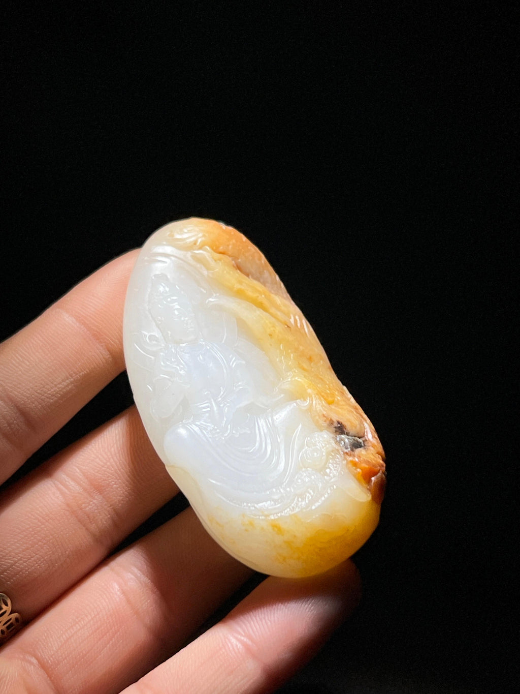 和田玉籽料观音（65.7g）