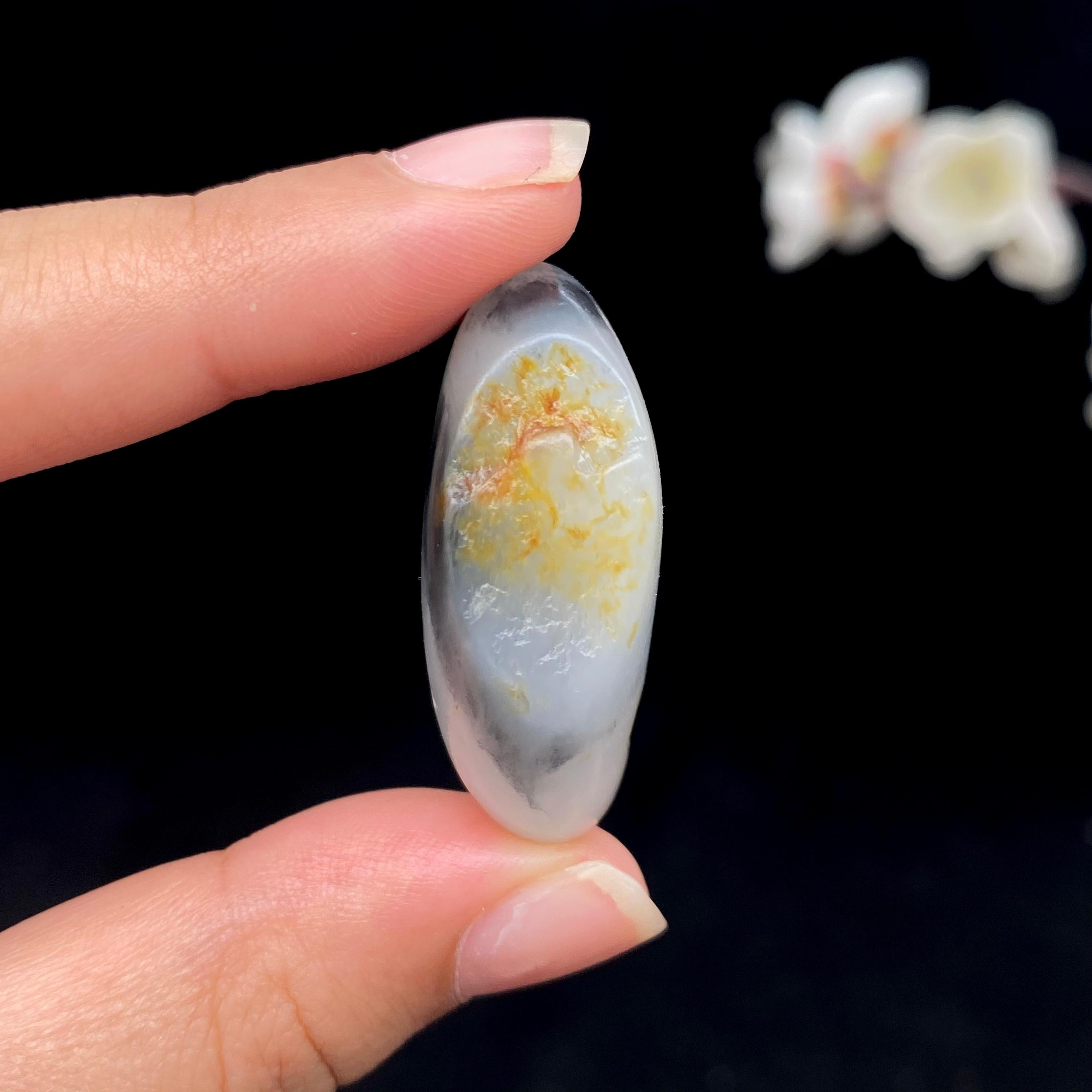 和田玉青花带洒金皮籽料吊坠籽（19.3g）