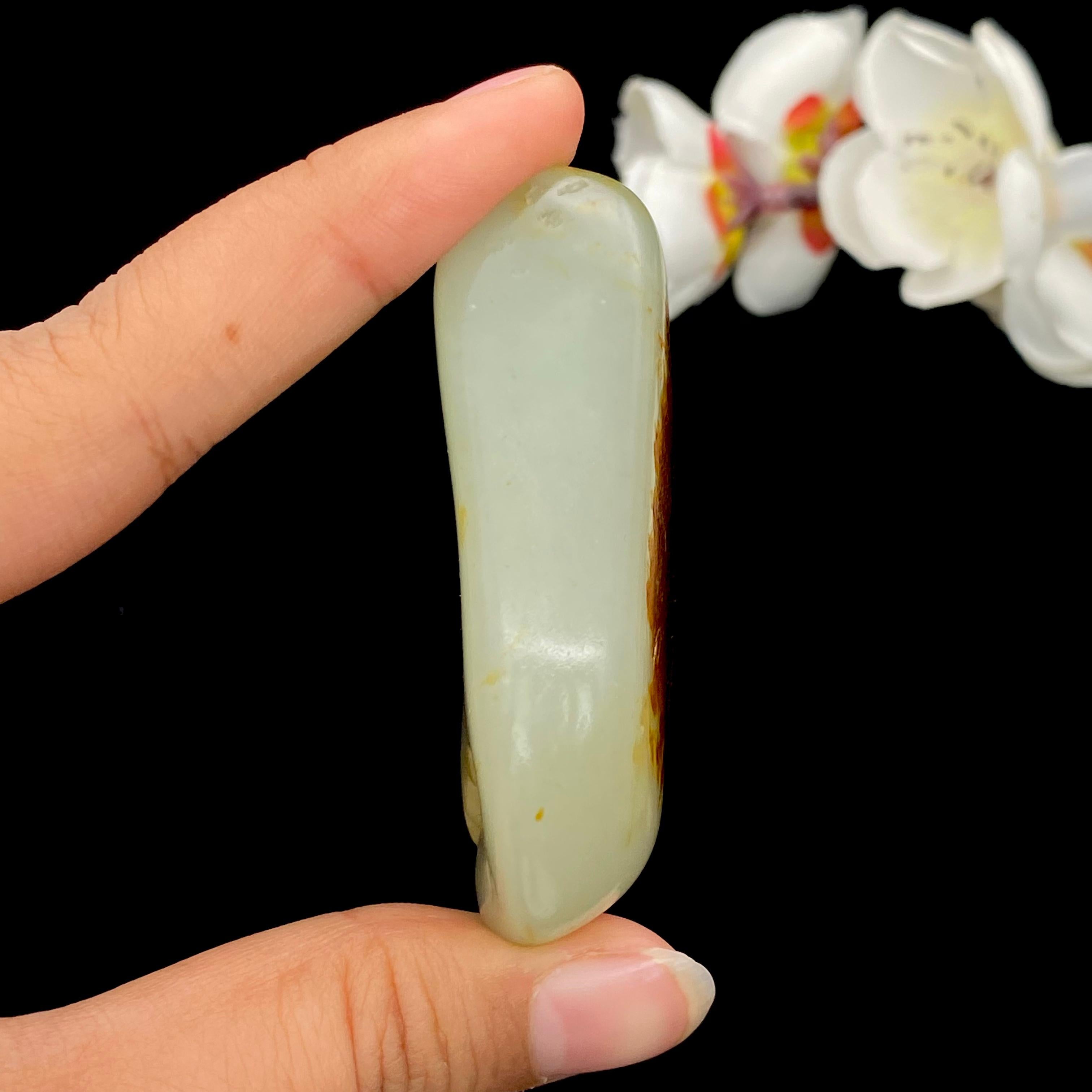 和田玉聚红皮籽料手把件（80.7g）