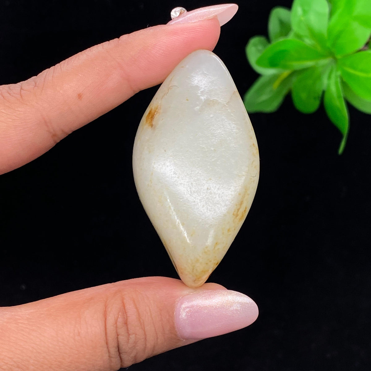 和田玉秋梨皮籽料手把件（67.3g）