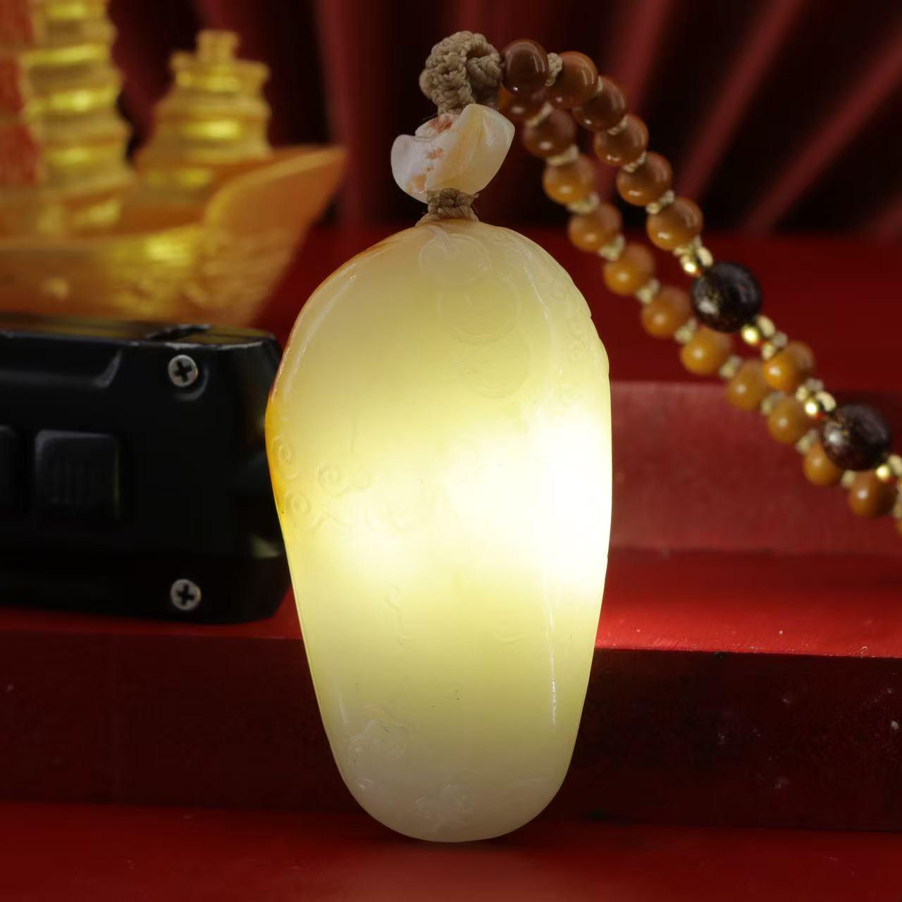 和田玉白玉籽料红皮财神挂件（38.4g）