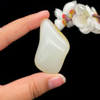 和田玉黄皮籽料挂件（30.5g）