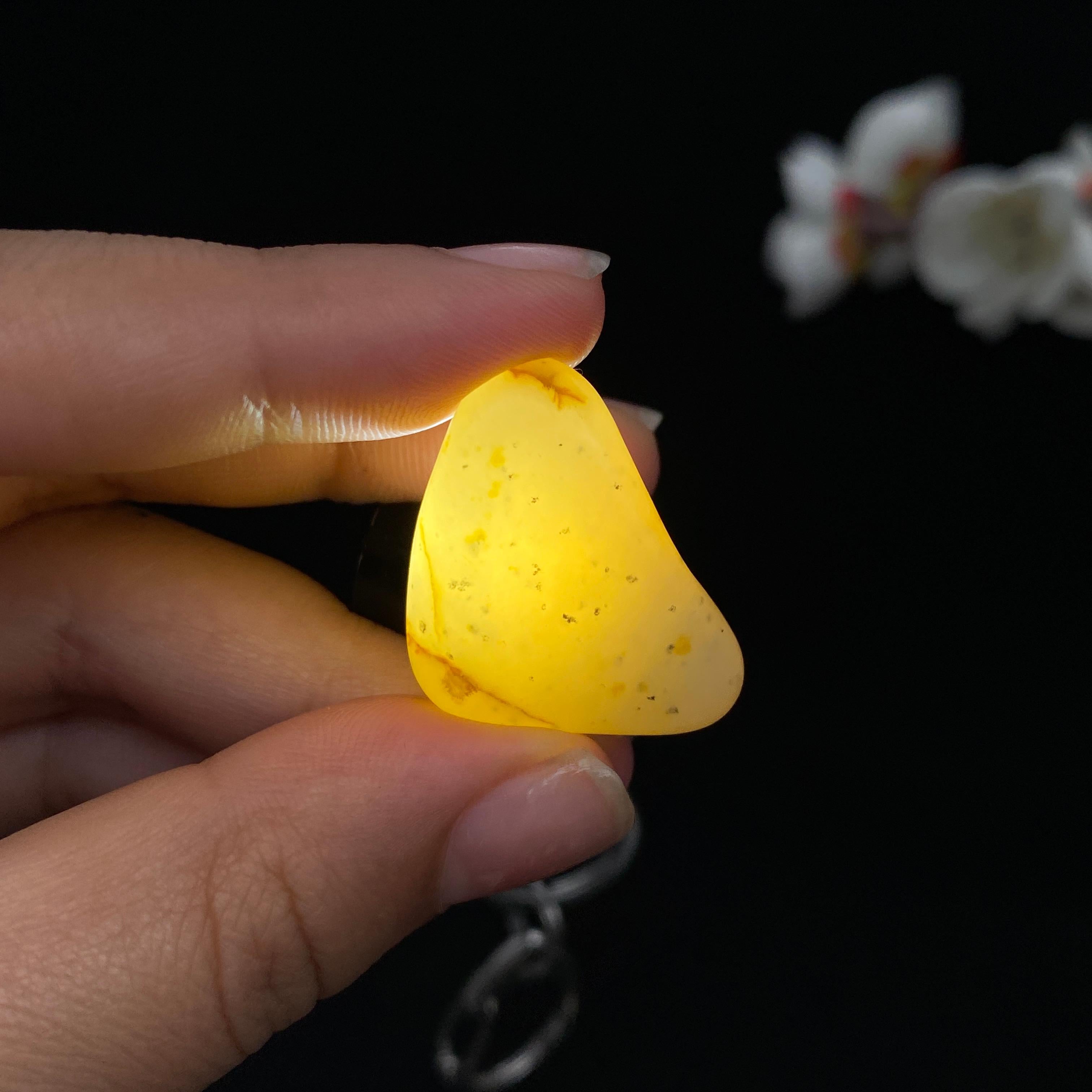 和田玉聚黄皮青花籽料（7.9g）