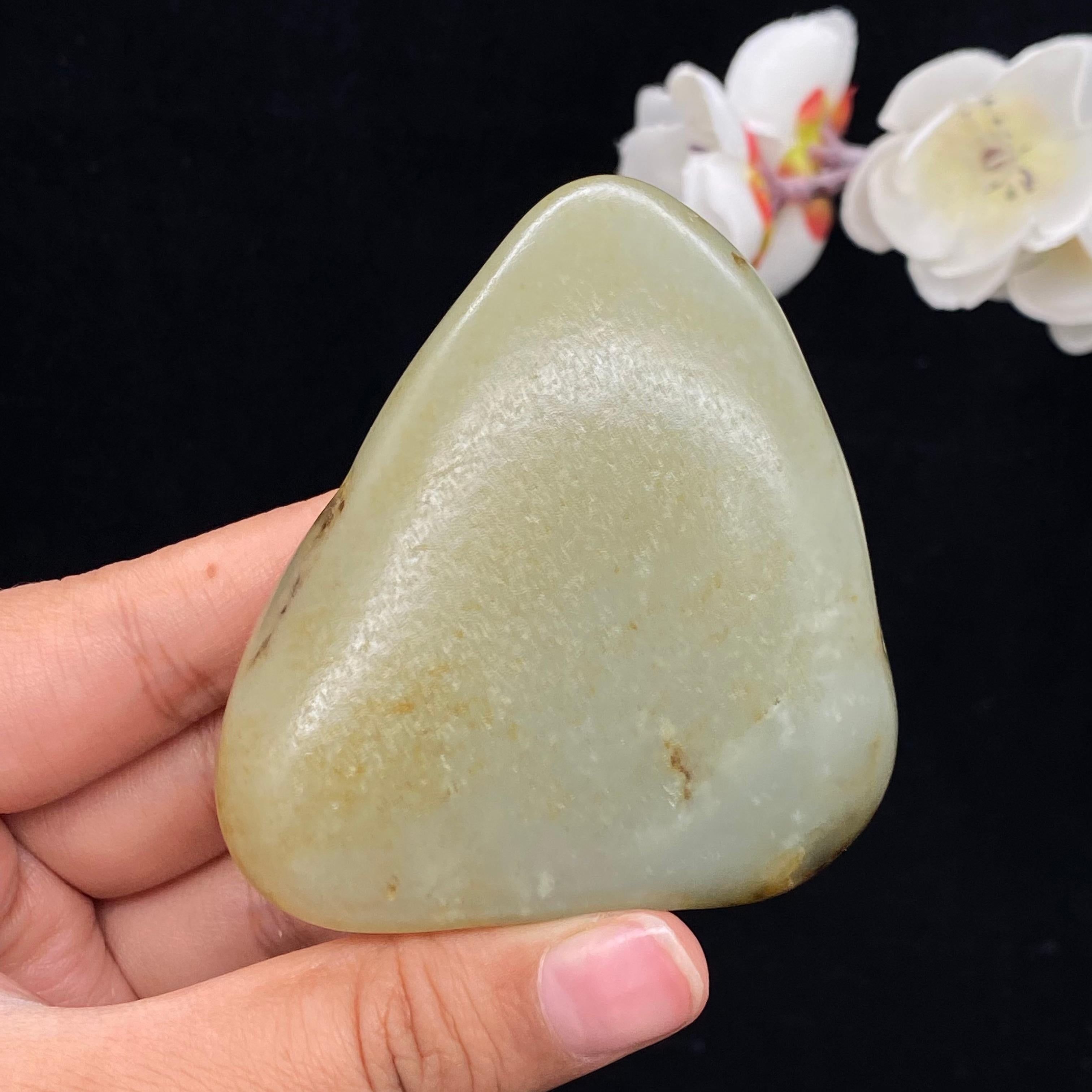 和田玉洒金皮带翠籽料手把件（115.8g）