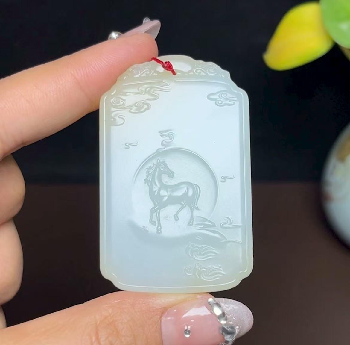 和田玉且末糖羊脂玉生肖马马到成功（37.2g）
