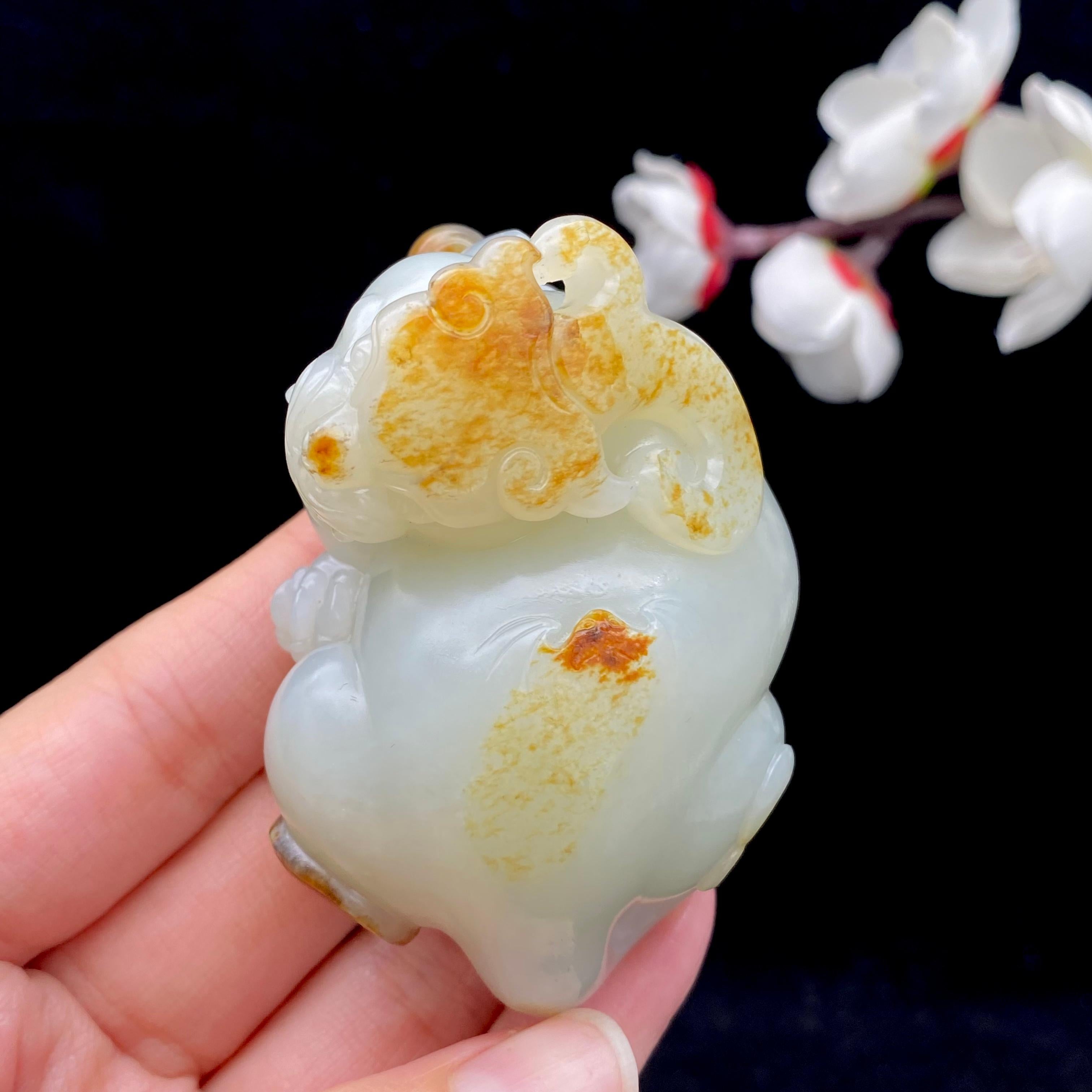 和田玉籽料【回头貔貅】（144.3g）
