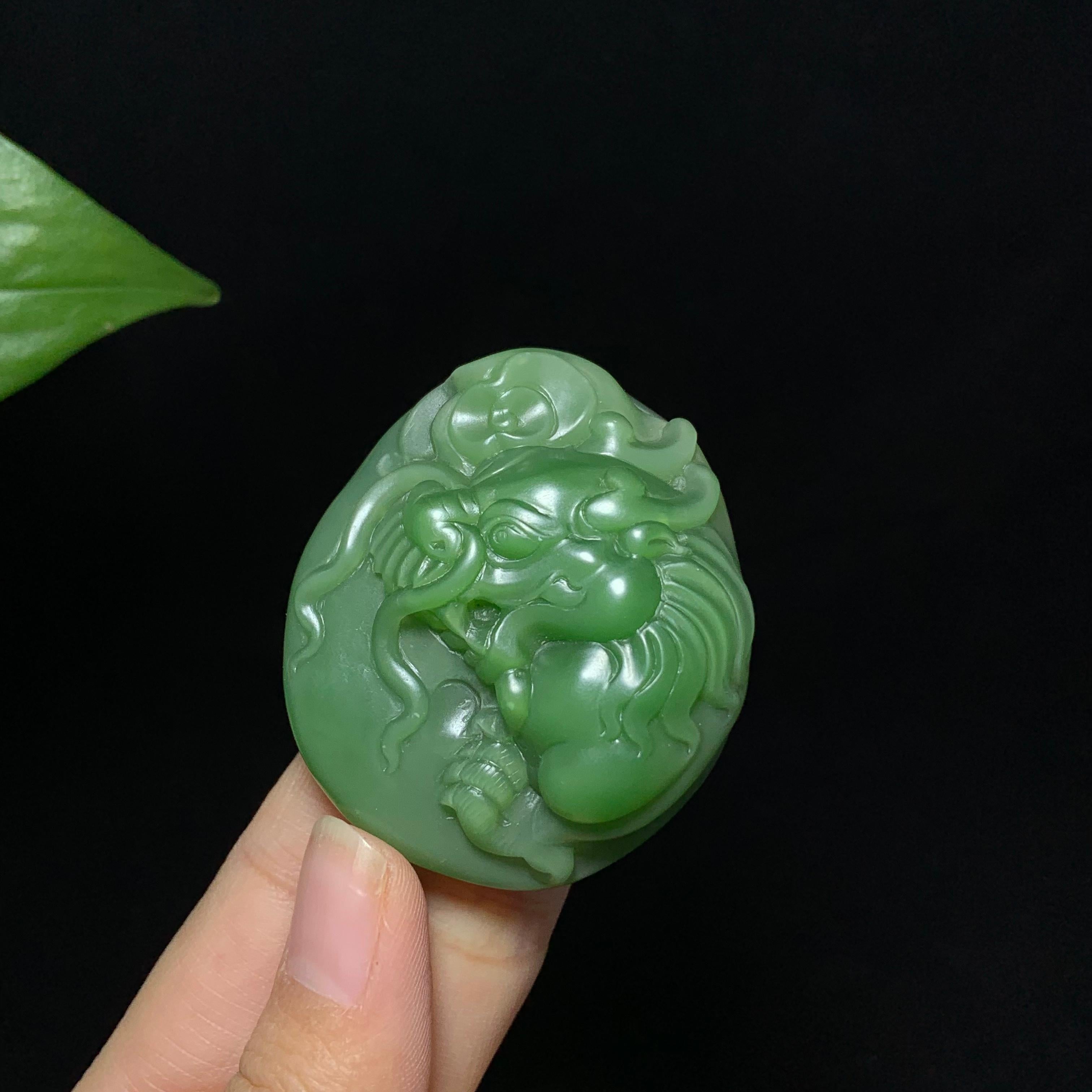 收藏级碧玉粉绿生肖龙挂件（53.0g）