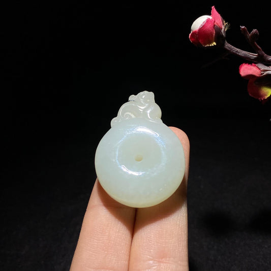 精品和田白玉山料貔貅平安扣挂件（17.3g）