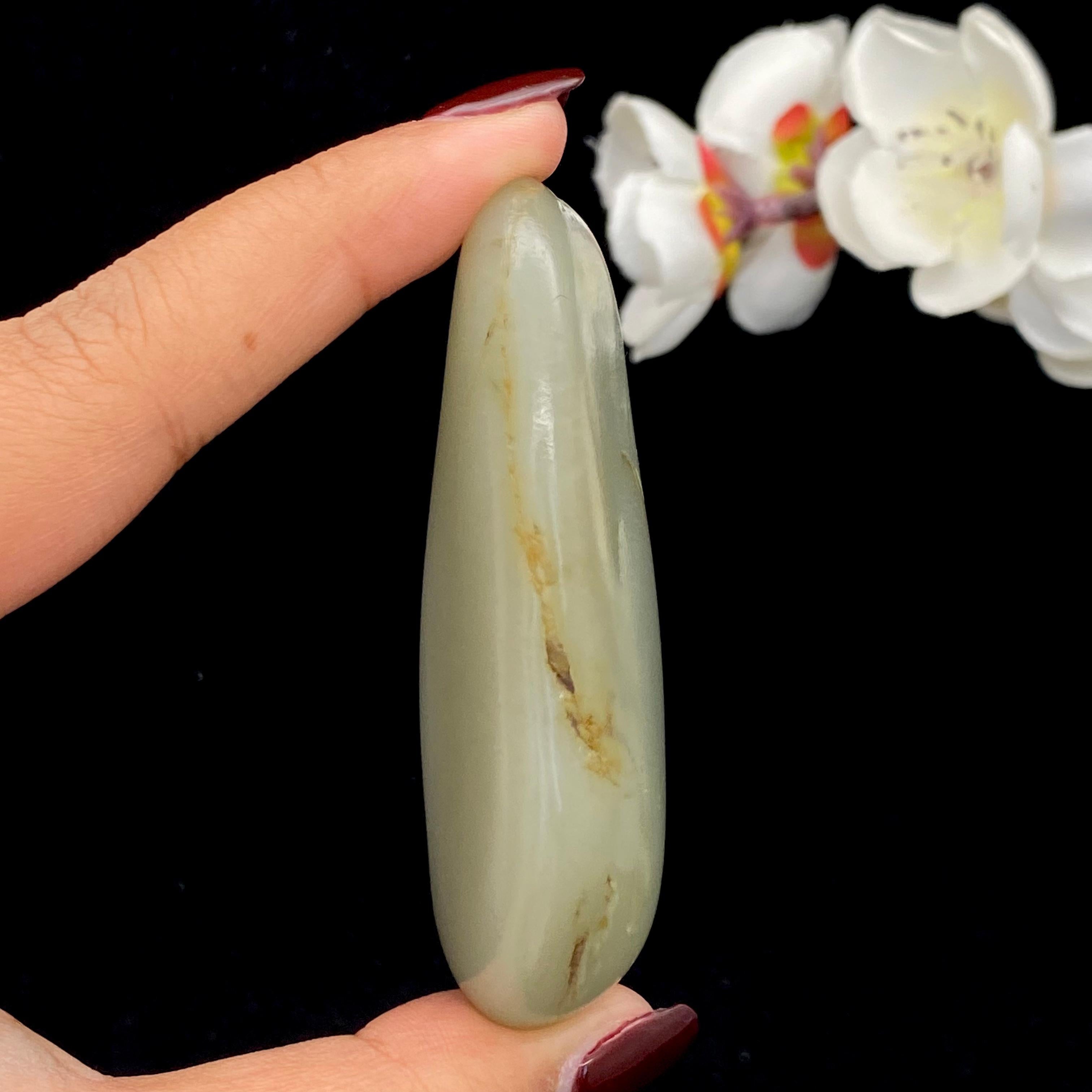 和田玉-青白玉籽料原石（80.4g） – 厚德载玉