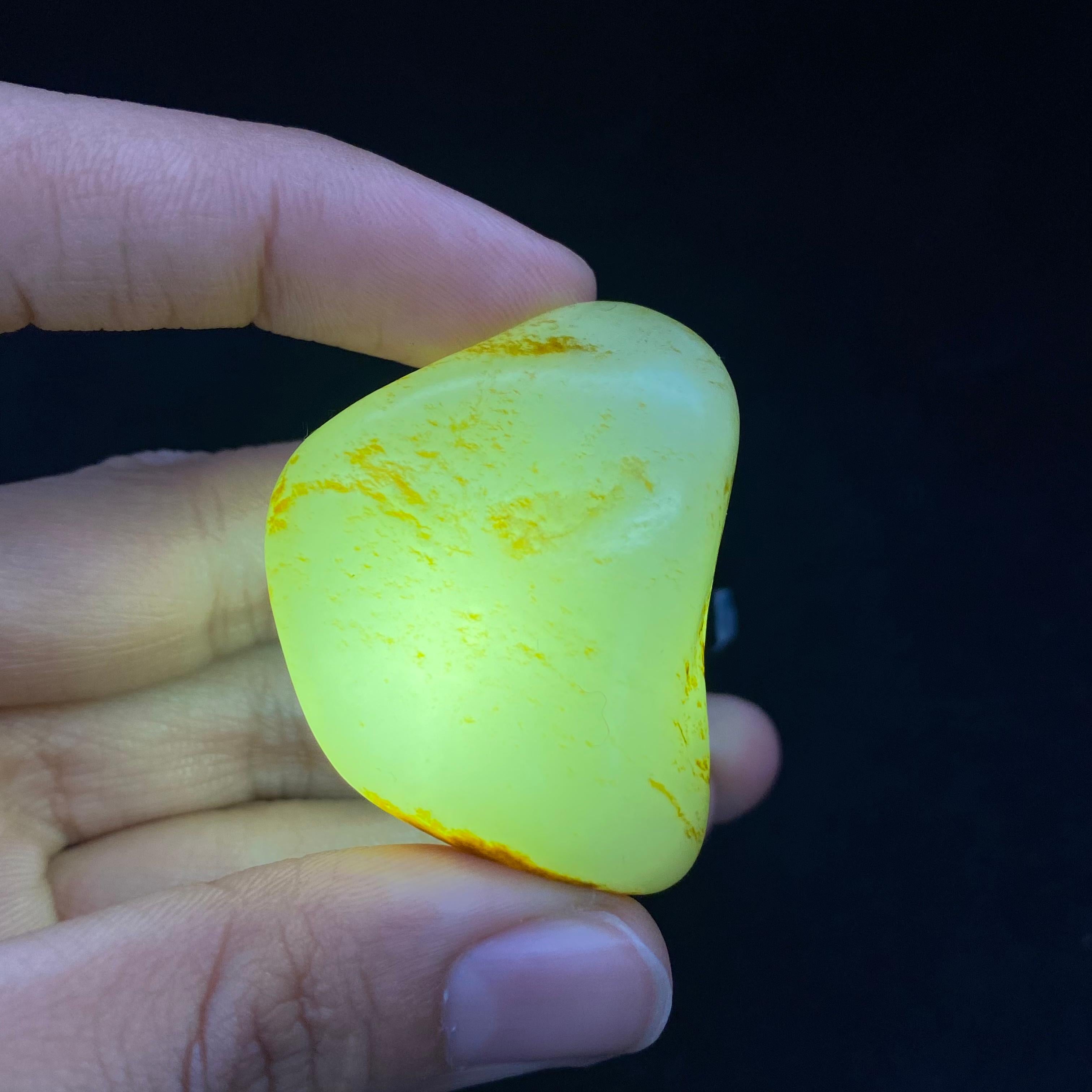 和田玉聚红皮籽料原石（39.1g）