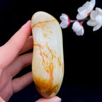 和田玉洒红皮籽料手把件（226g）