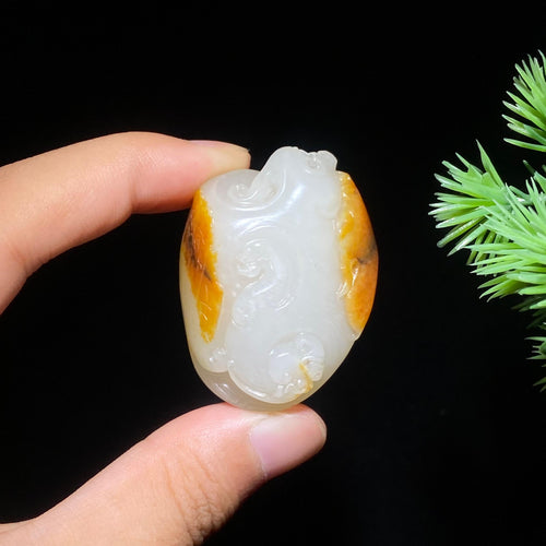 和田玉籽料龙凤呈祥（30.1g）