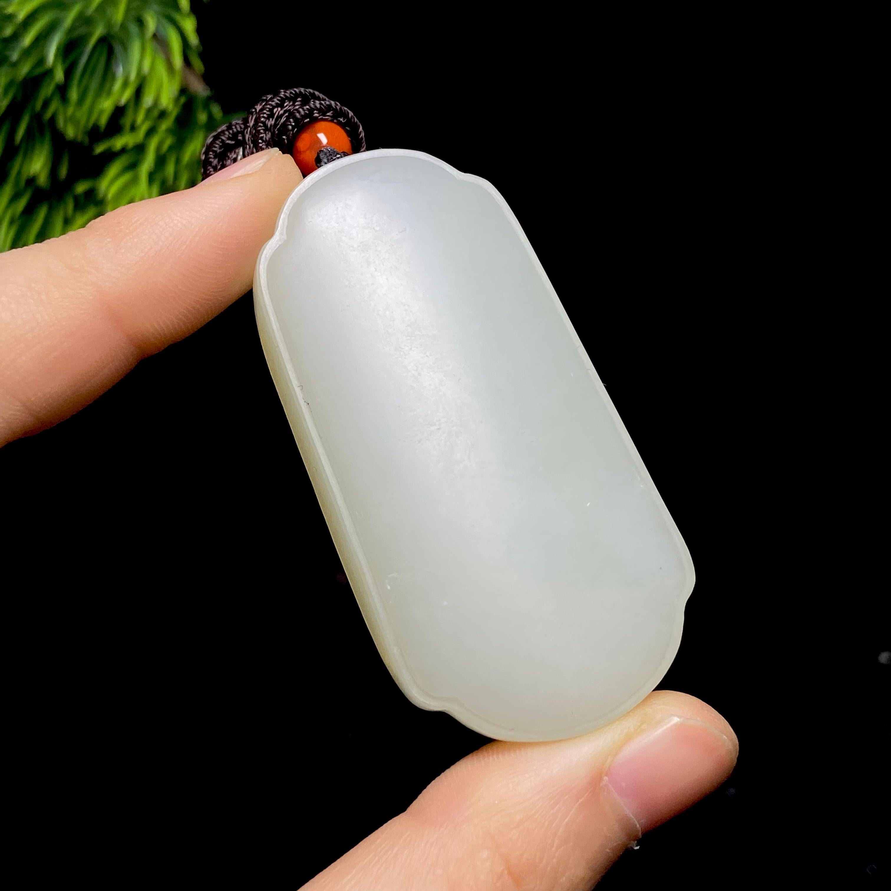 和田玉籽料无事牌（46.7g）