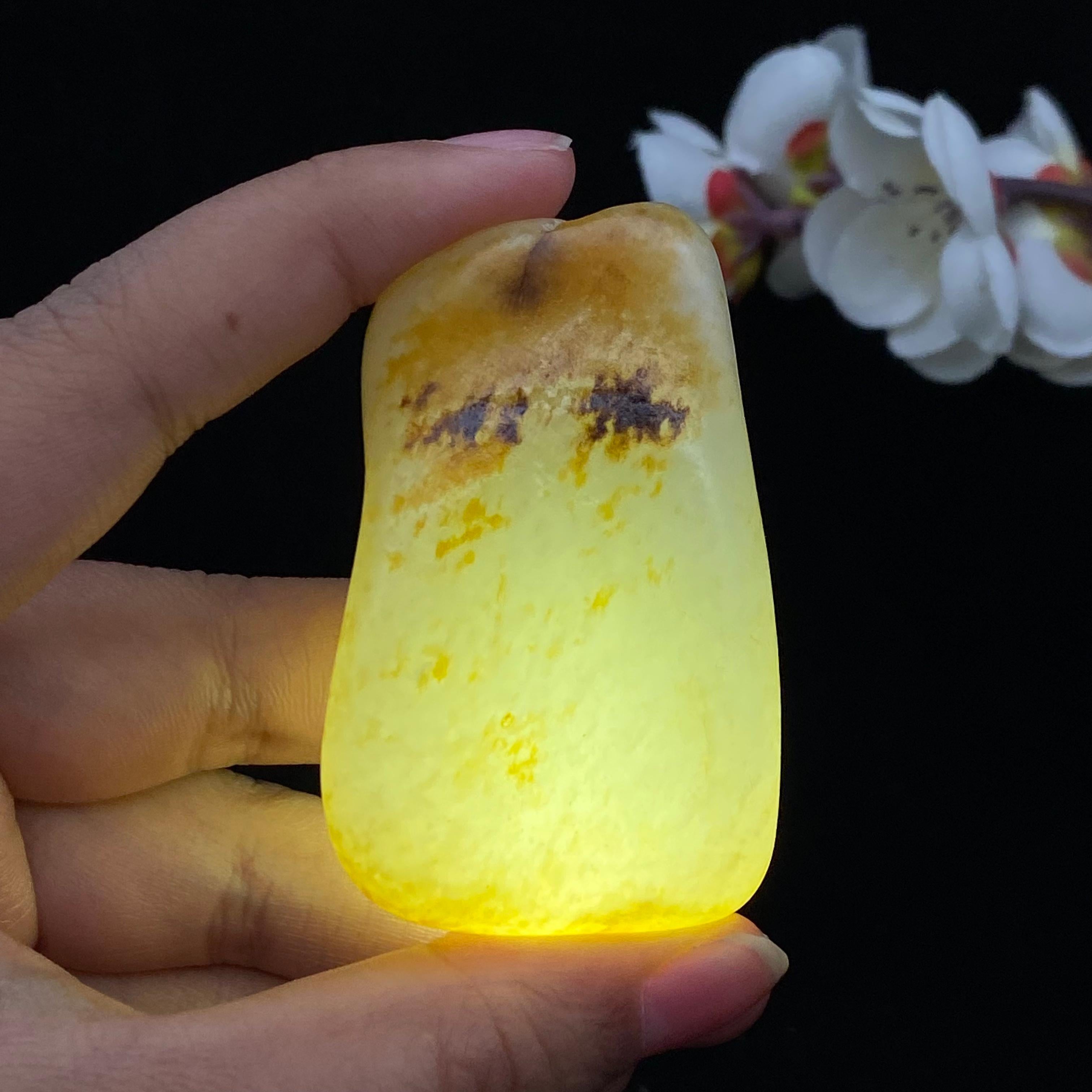 和田玉洒金皮籽料牌型手把件（107.6g）