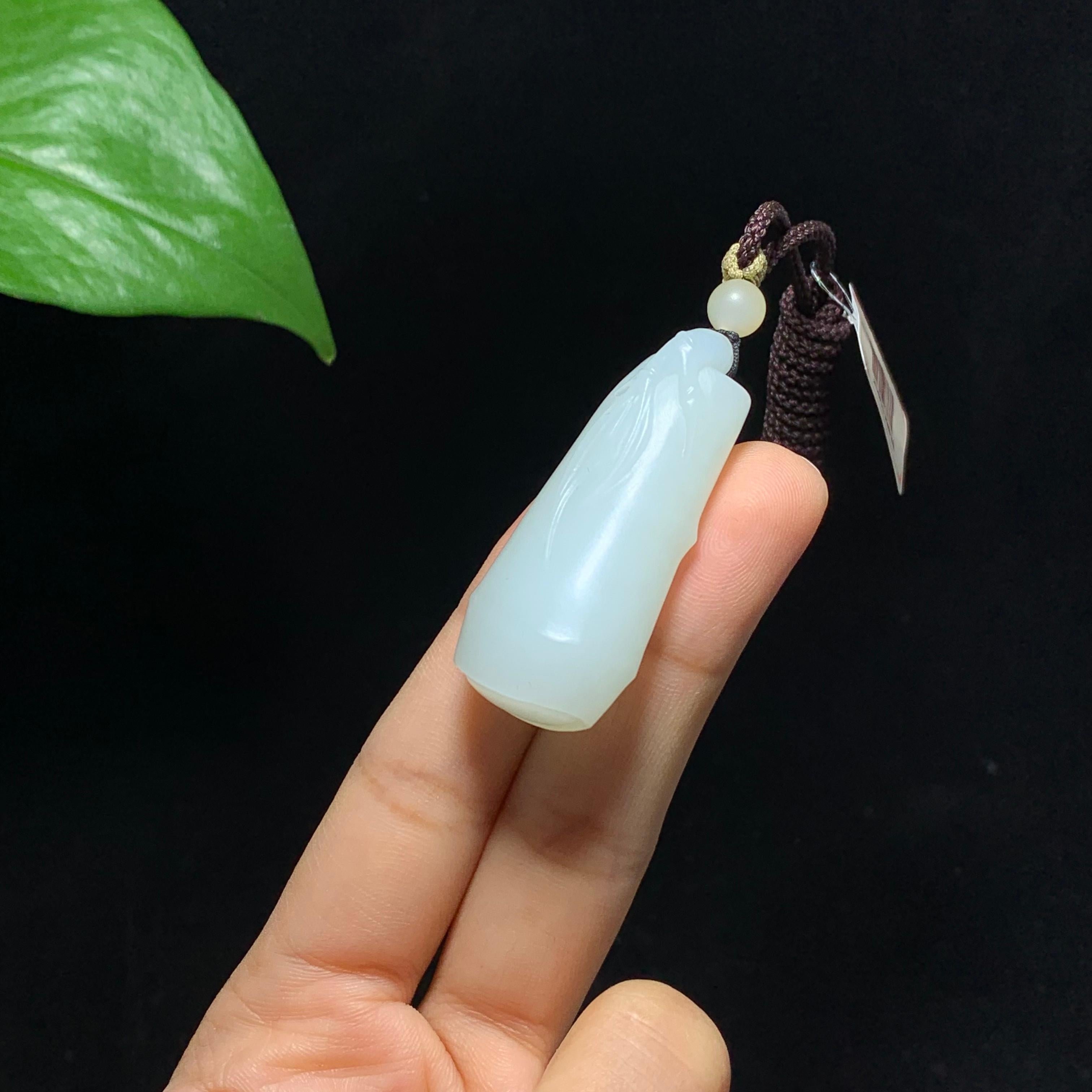 高品质和田山料羊脂白玉节节挂件（20.6g）