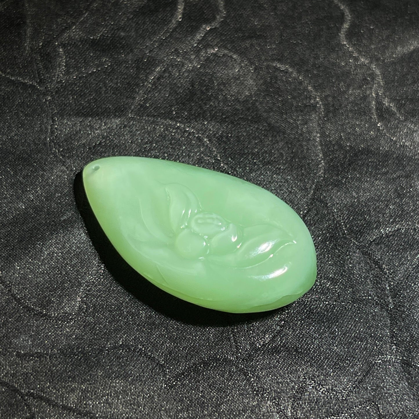 和田玉且末碧玉黑羊洞薄荷绿悟道坠（5.98g）
