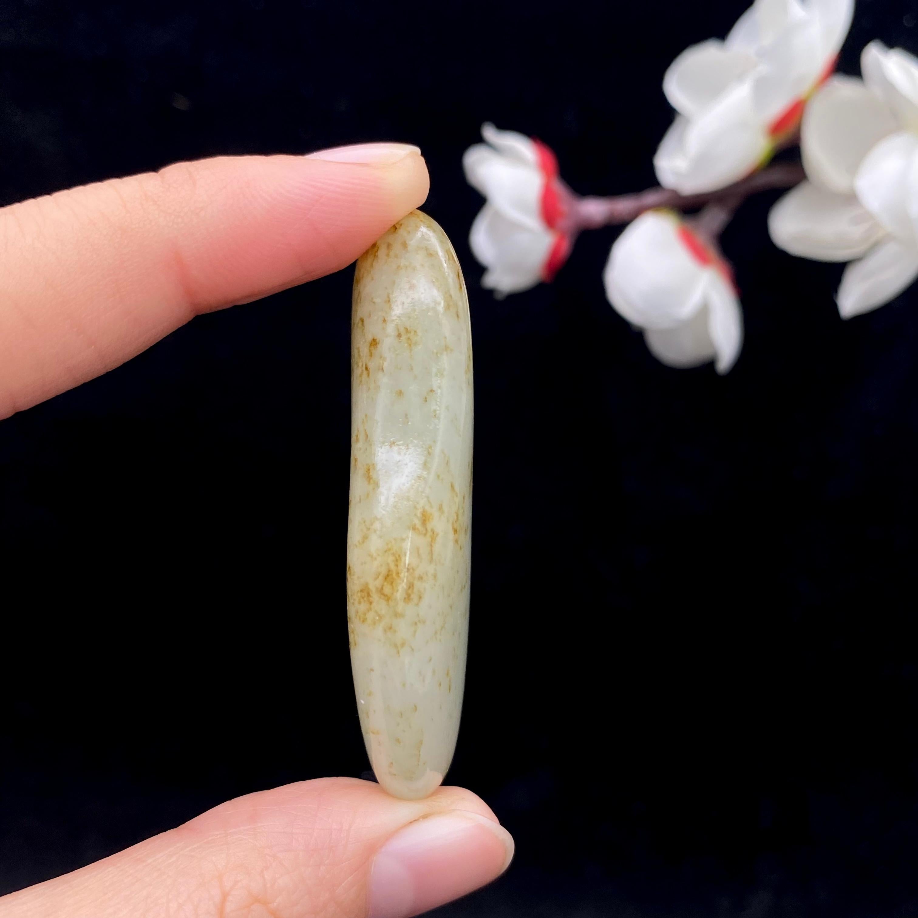 和田玉秋梨皮籽料挂件（19.2g）