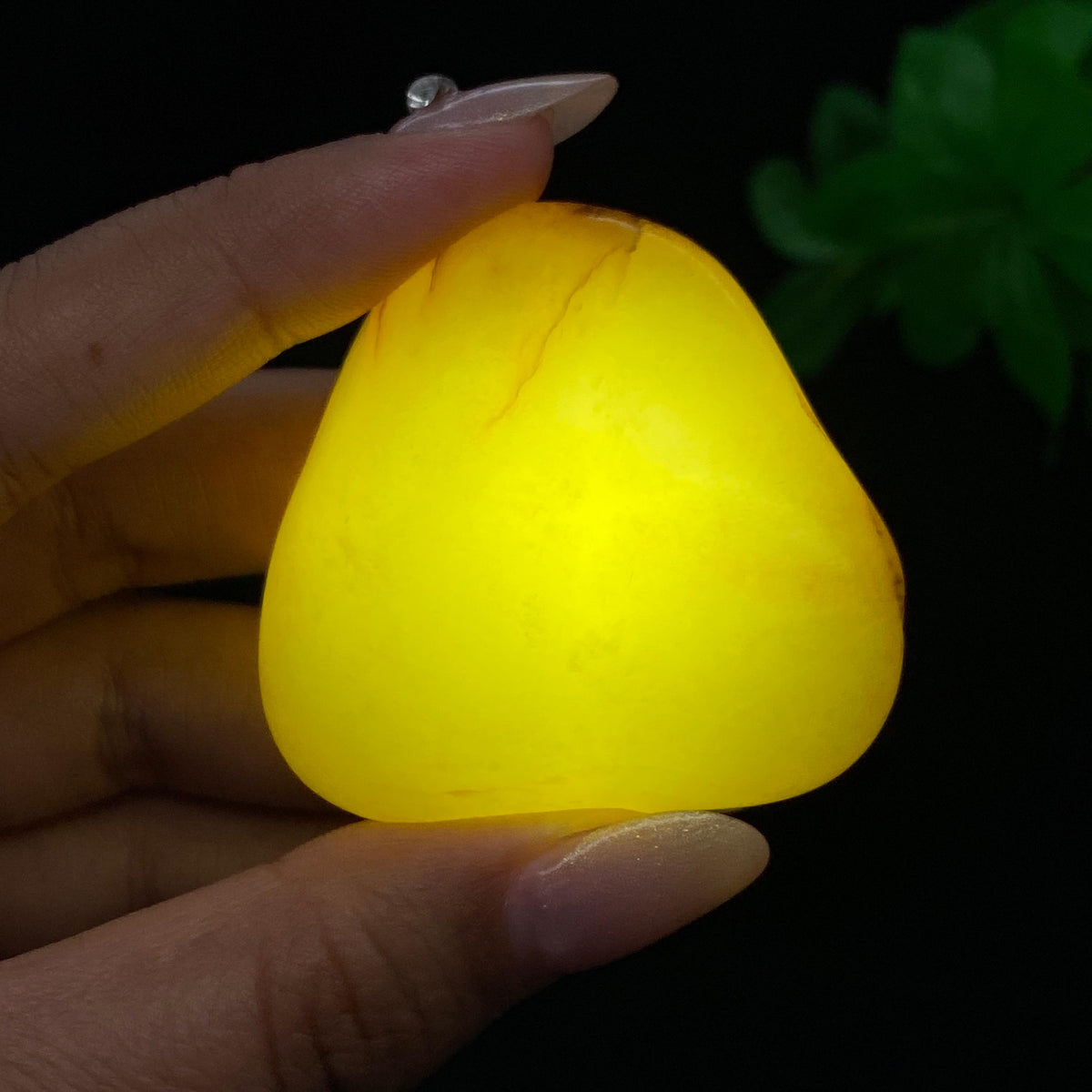 和田玉黄皮籽料手把件（67.5g）