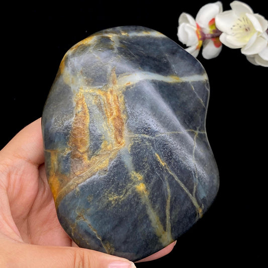 和田玉青花带黄皮籽料原石（575g）