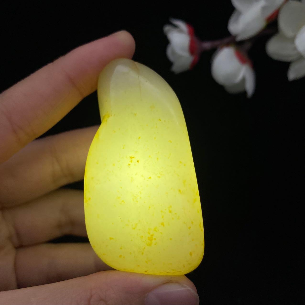 和田玉洒金皮籽料原石（56.4g）