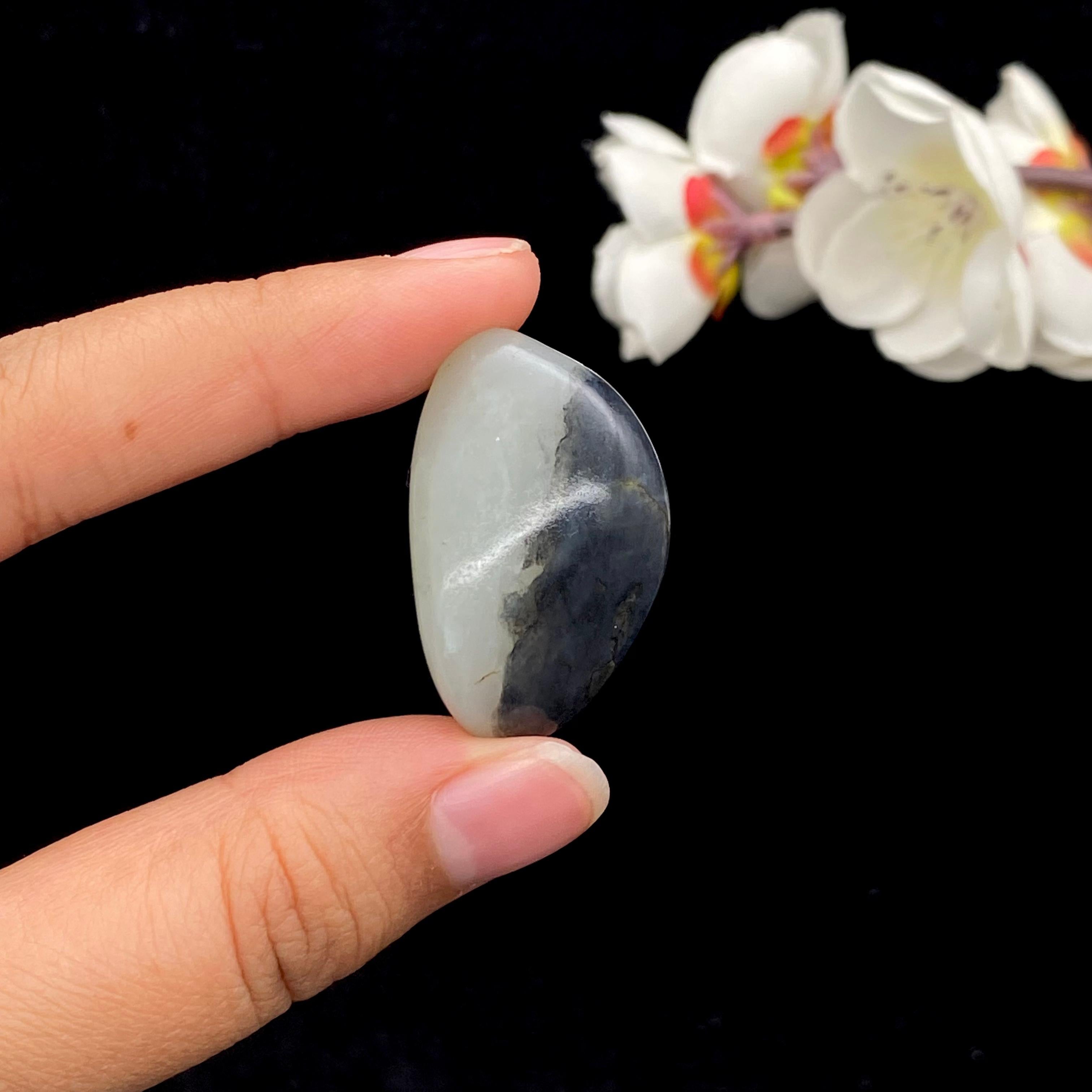 和田玉青花带洒金皮籽料吊坠籽（13.2g）