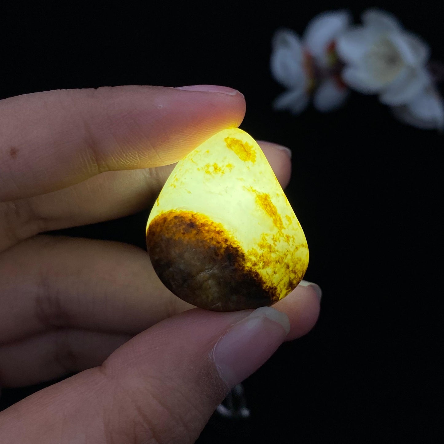 和田玉聚黄皮籽料吊坠籽（12.3g）