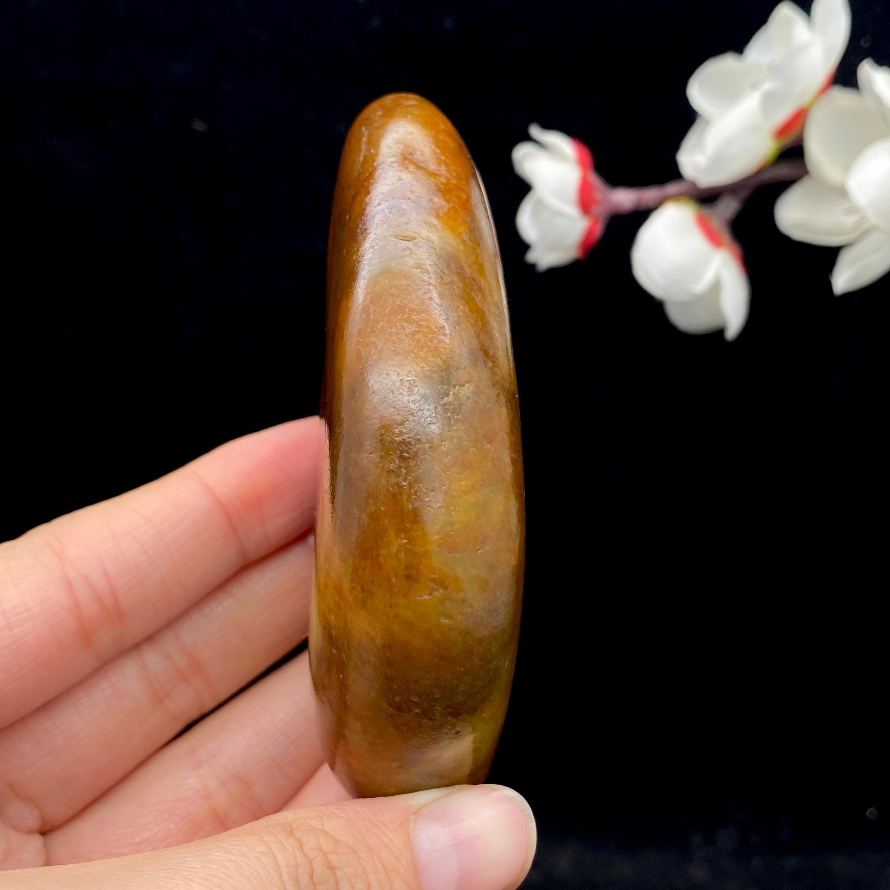 和田玉红沁皮籽料原石（154.4g）