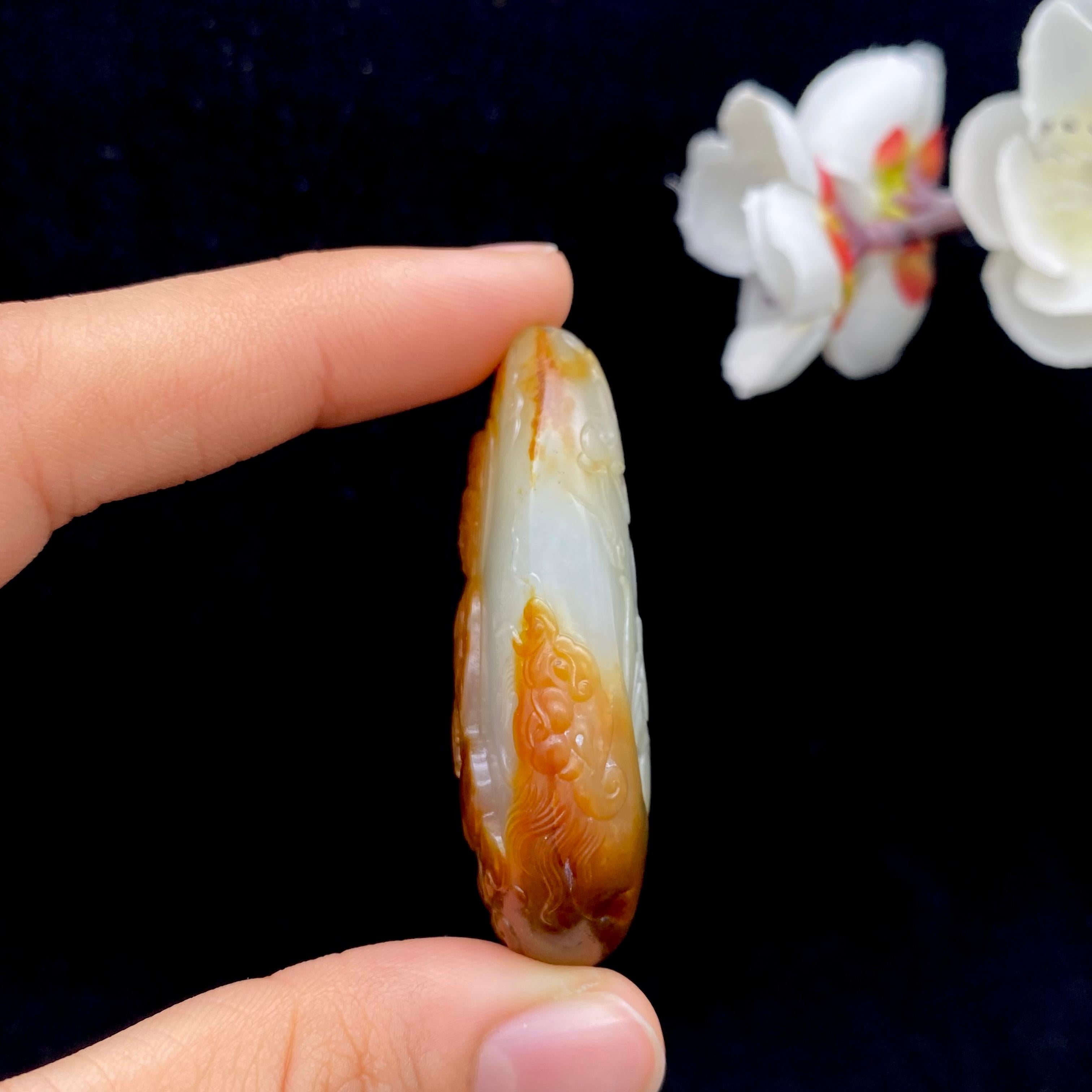 和田玉籽料【坐观音】挂件（41.4g）