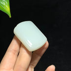 和田山料高冰底白玉无事牌（51.2g）