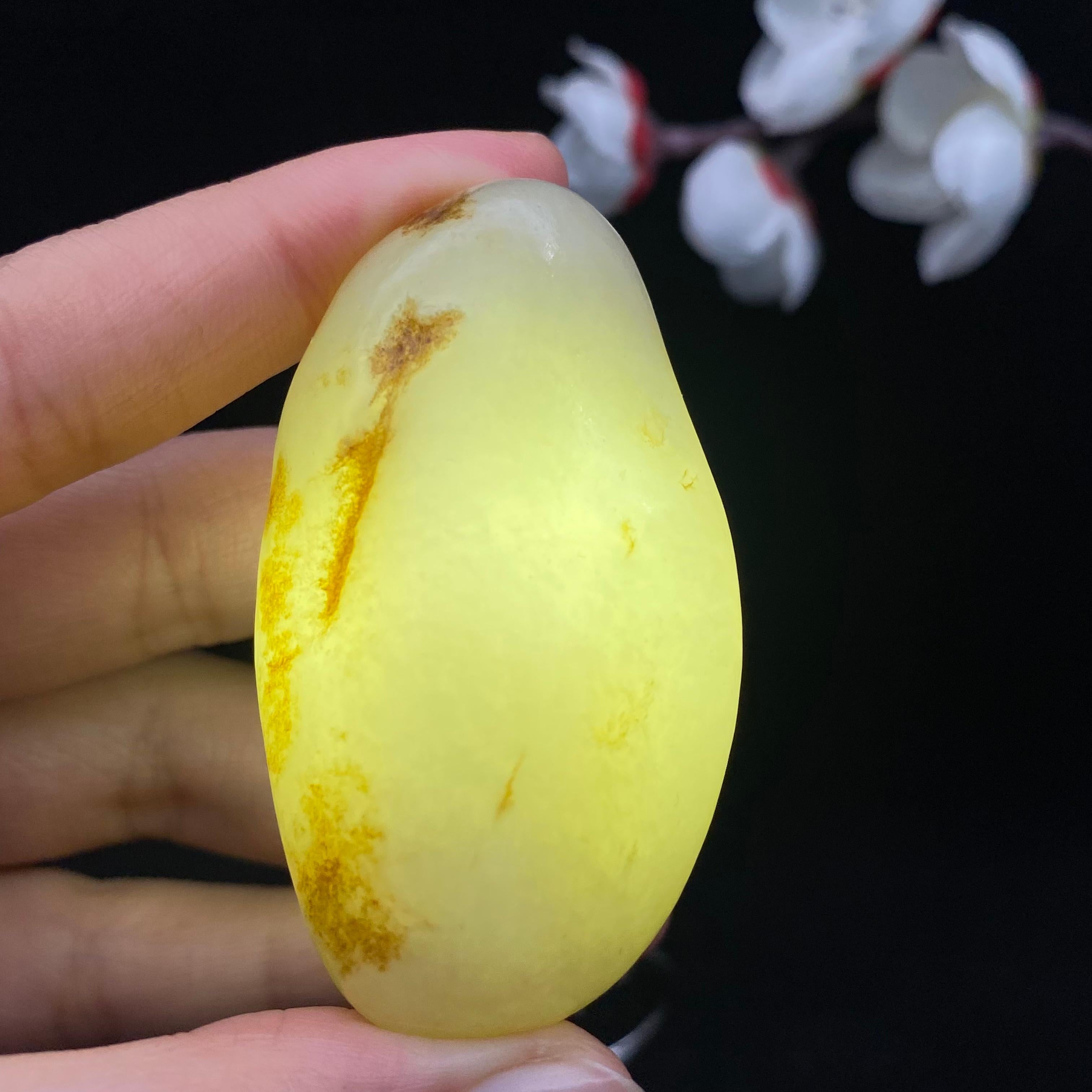 和田玉黄皮籽料挂件（51.2g）