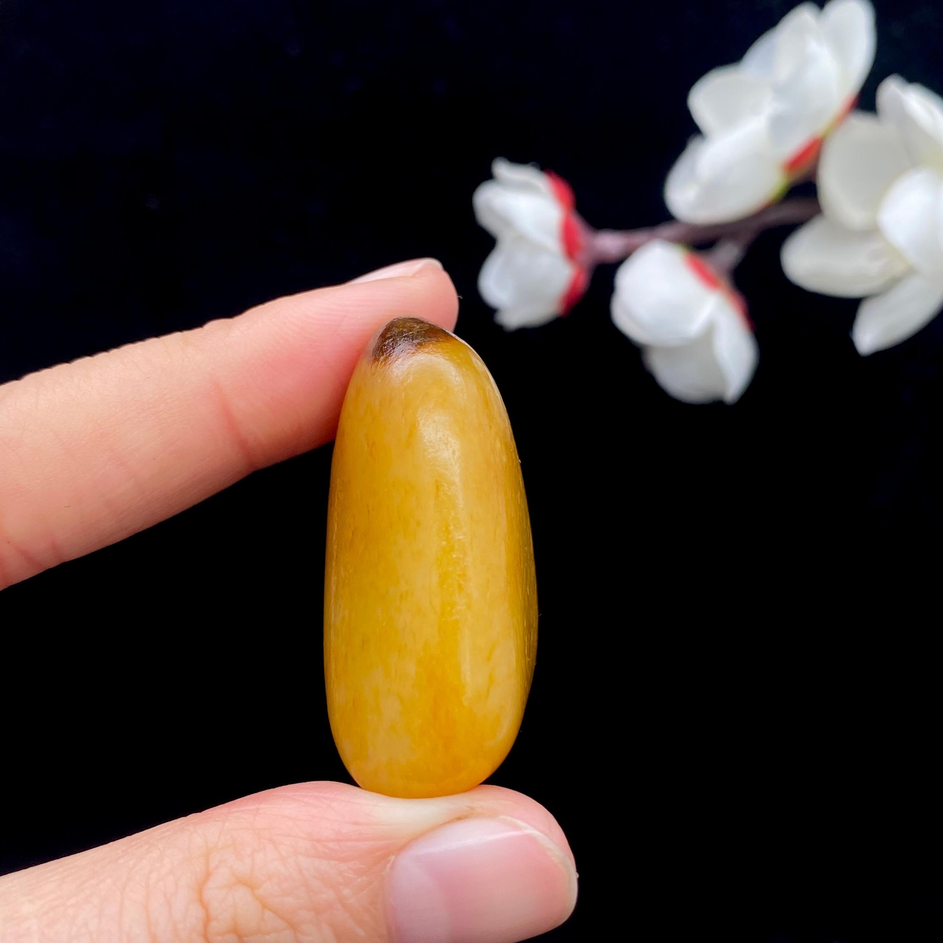 和田玉黄沁皮籽料原石（31.2g）
