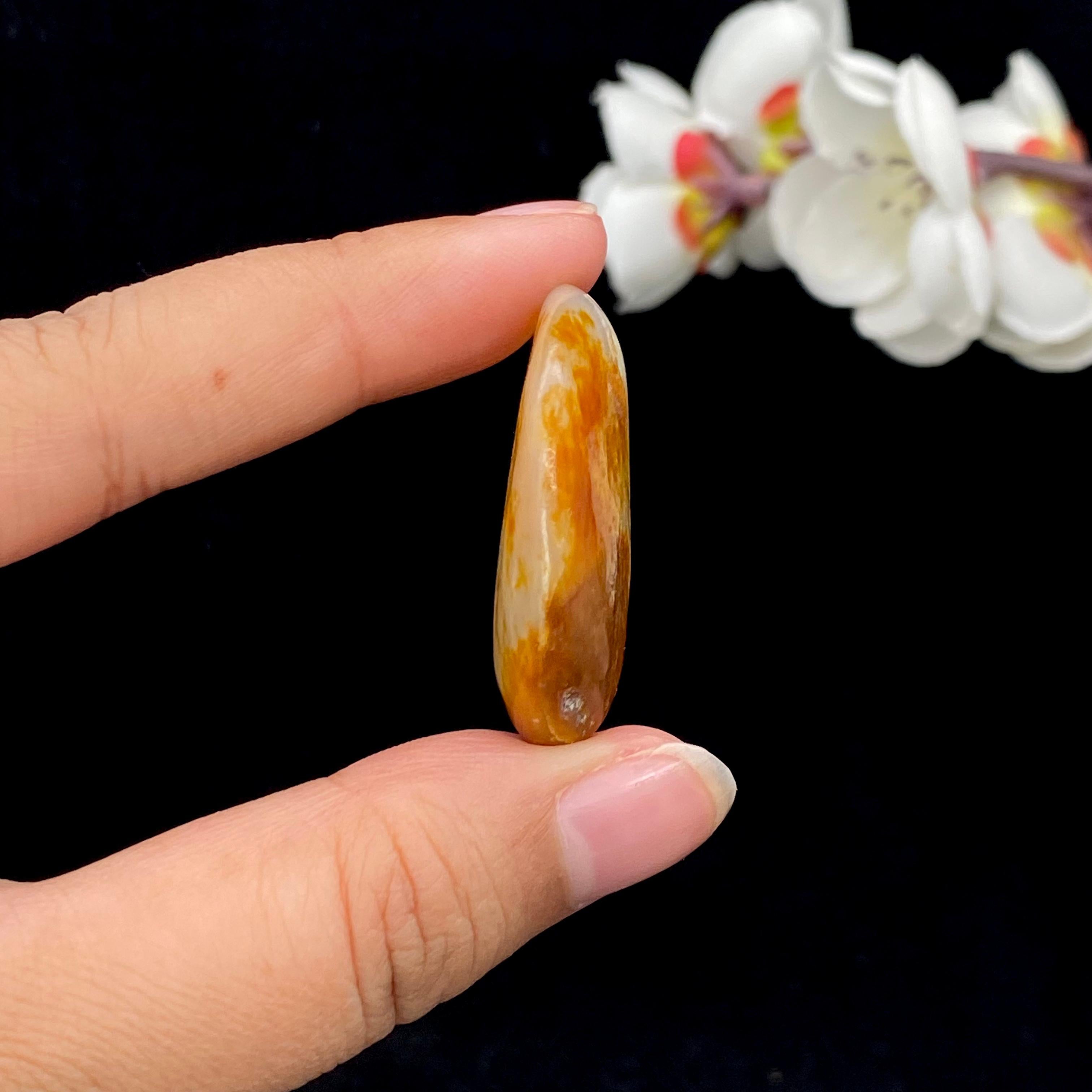 和田玉聚红皮籽料吊坠籽（14.7g）