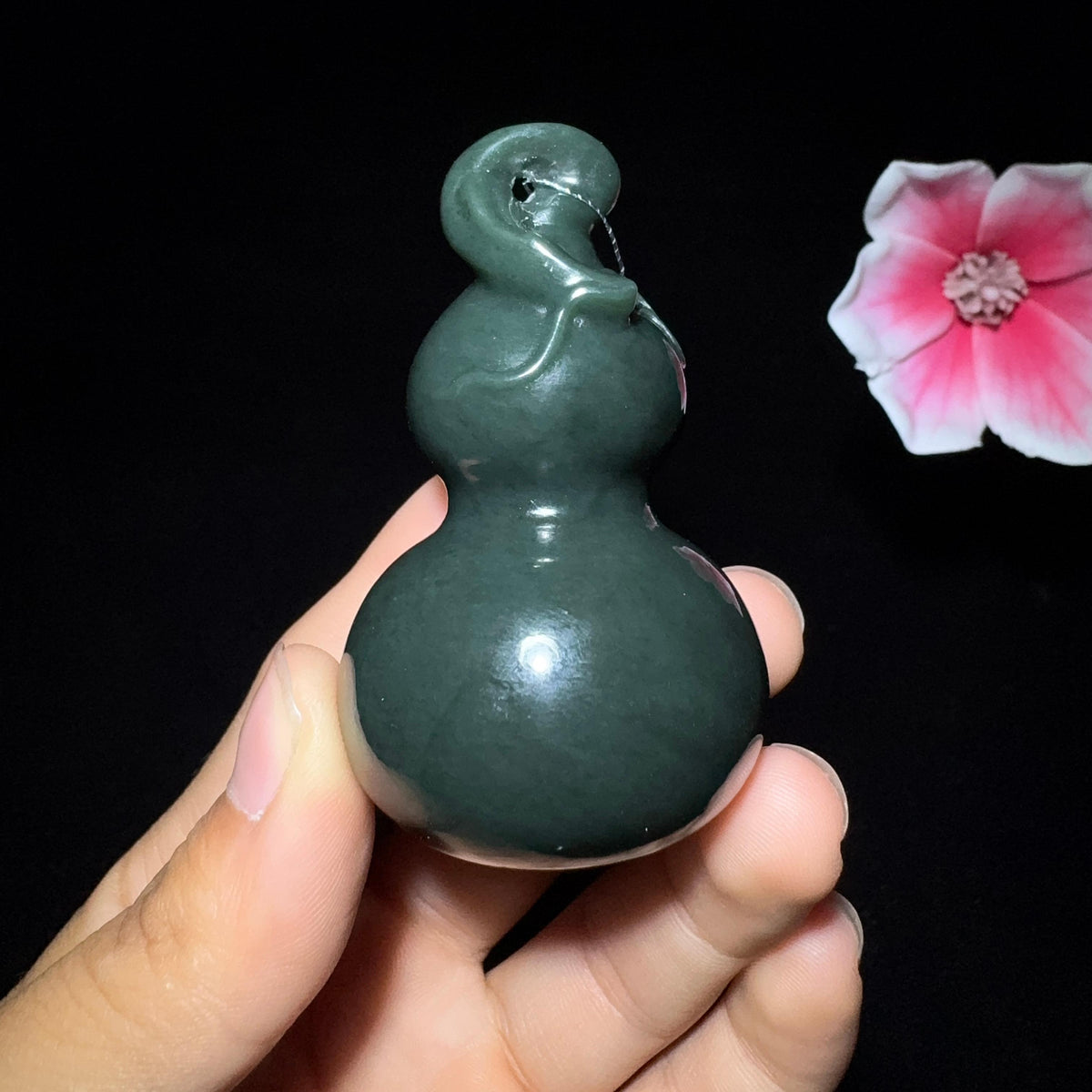 和田玉塔青手把件葫芦（100.0g）
