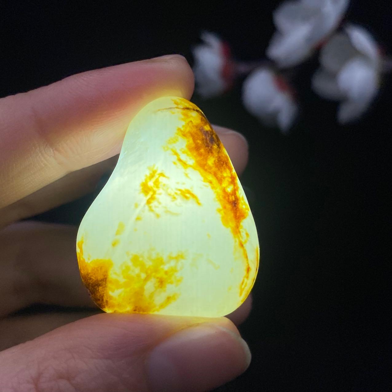 和田玉红皮籽料（15.3g）