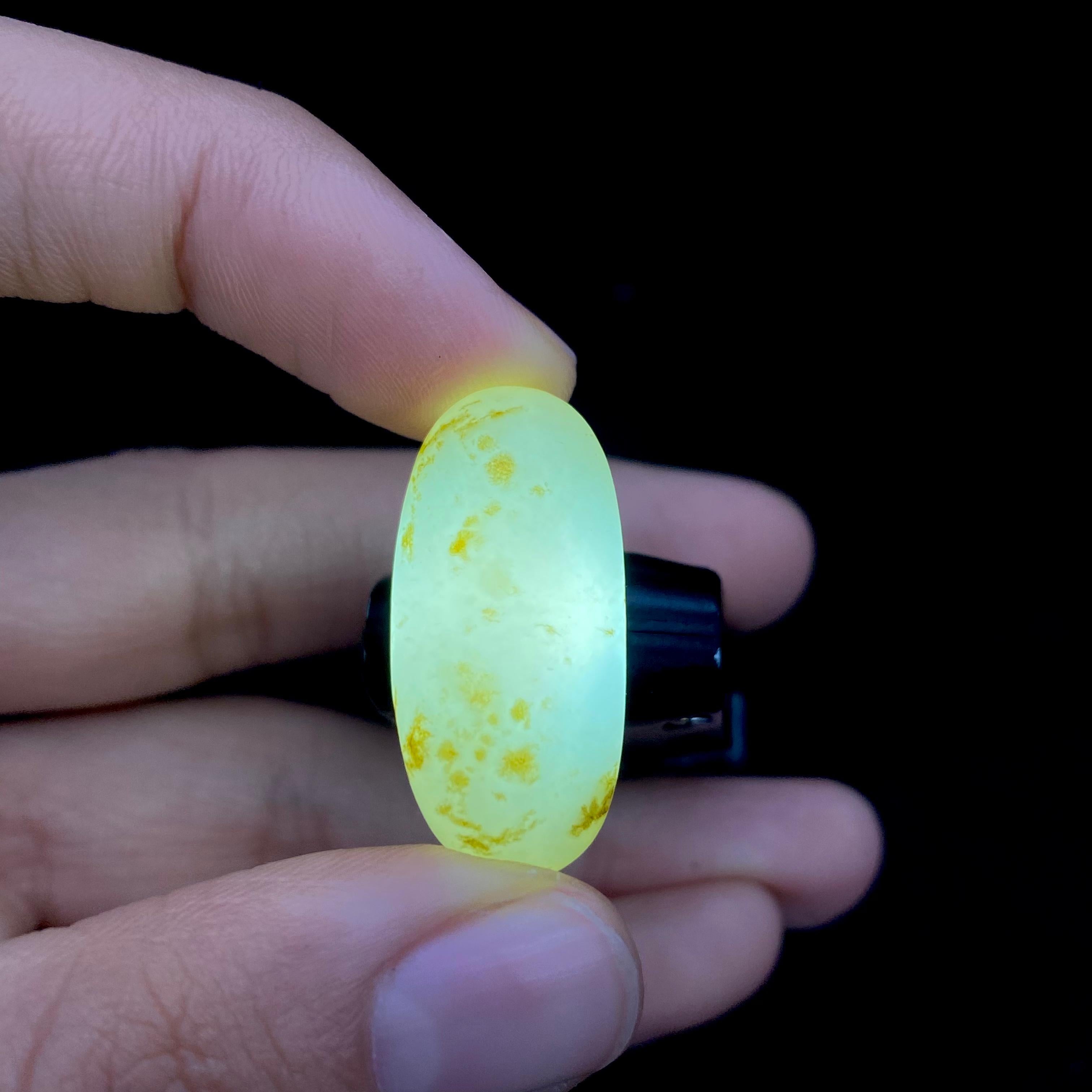 和田玉秋梨皮籽料原石（6.7g）