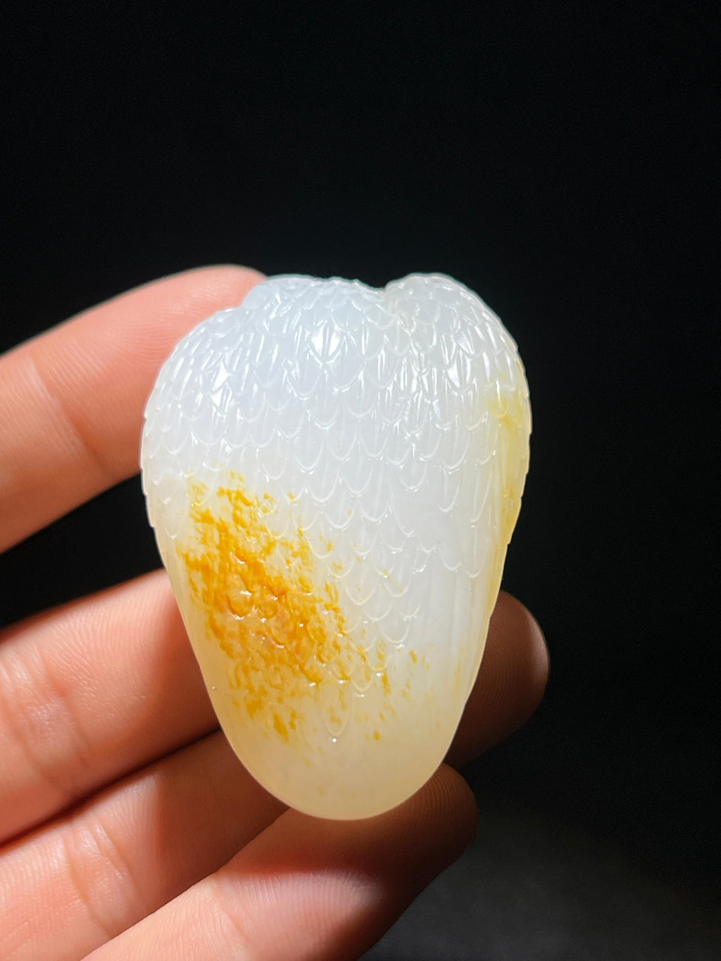 和田玉籽料仙鹤衔莲（56.4g）