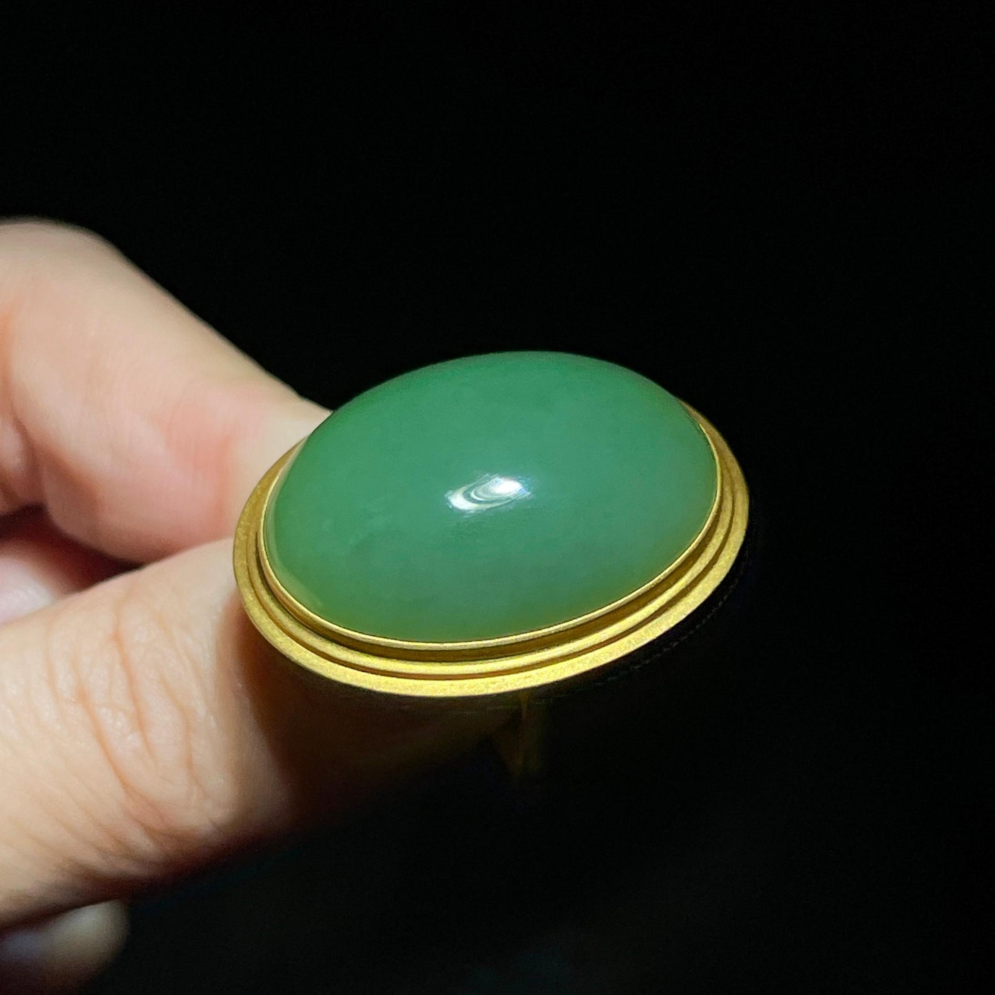 和田玉碧玉粉绿金镶戒指
