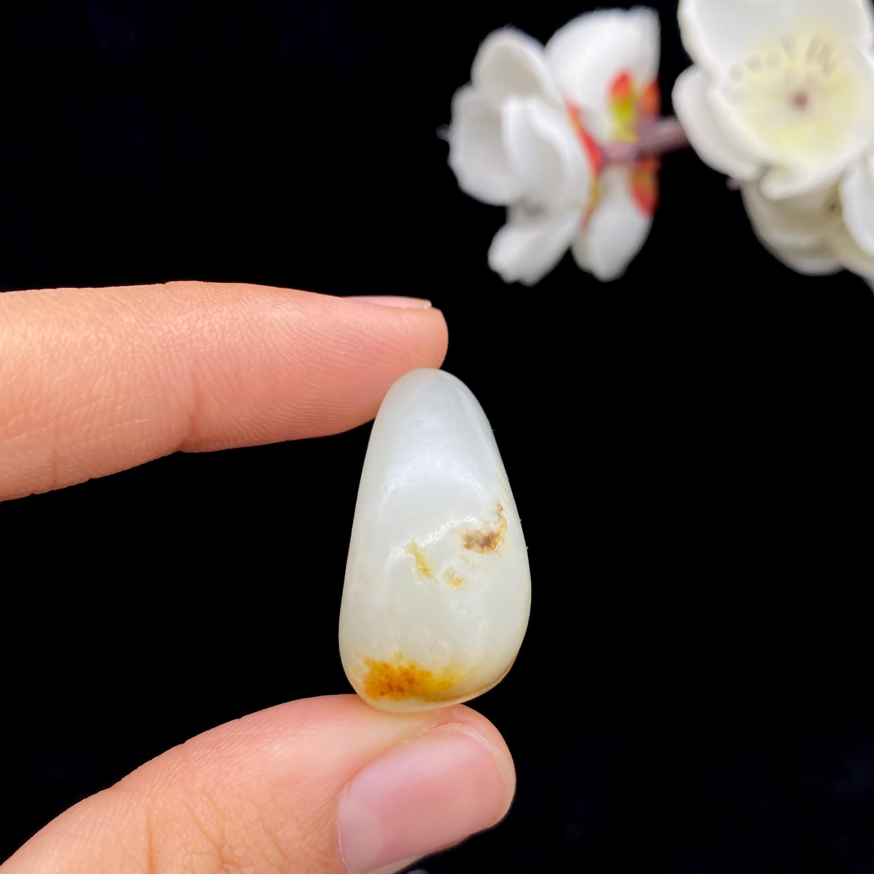 【超值推荐】和田玉黄皮籽料原石（17.6g）