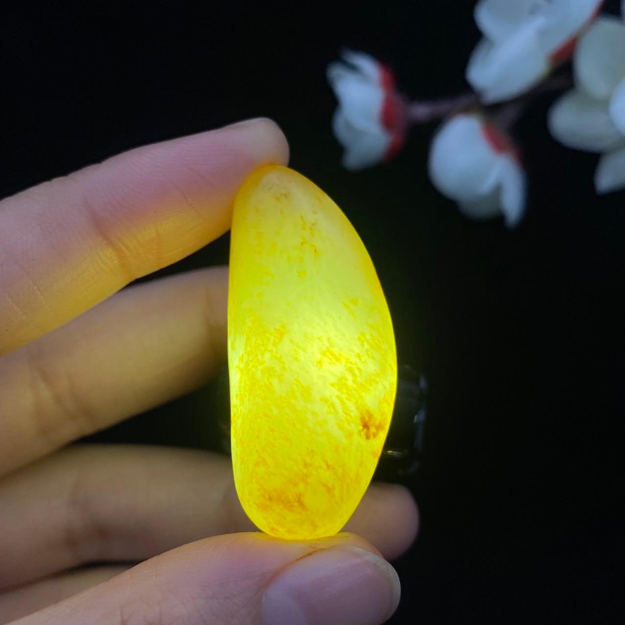 和田玉洒金皮籽料吊坠籽（14g）