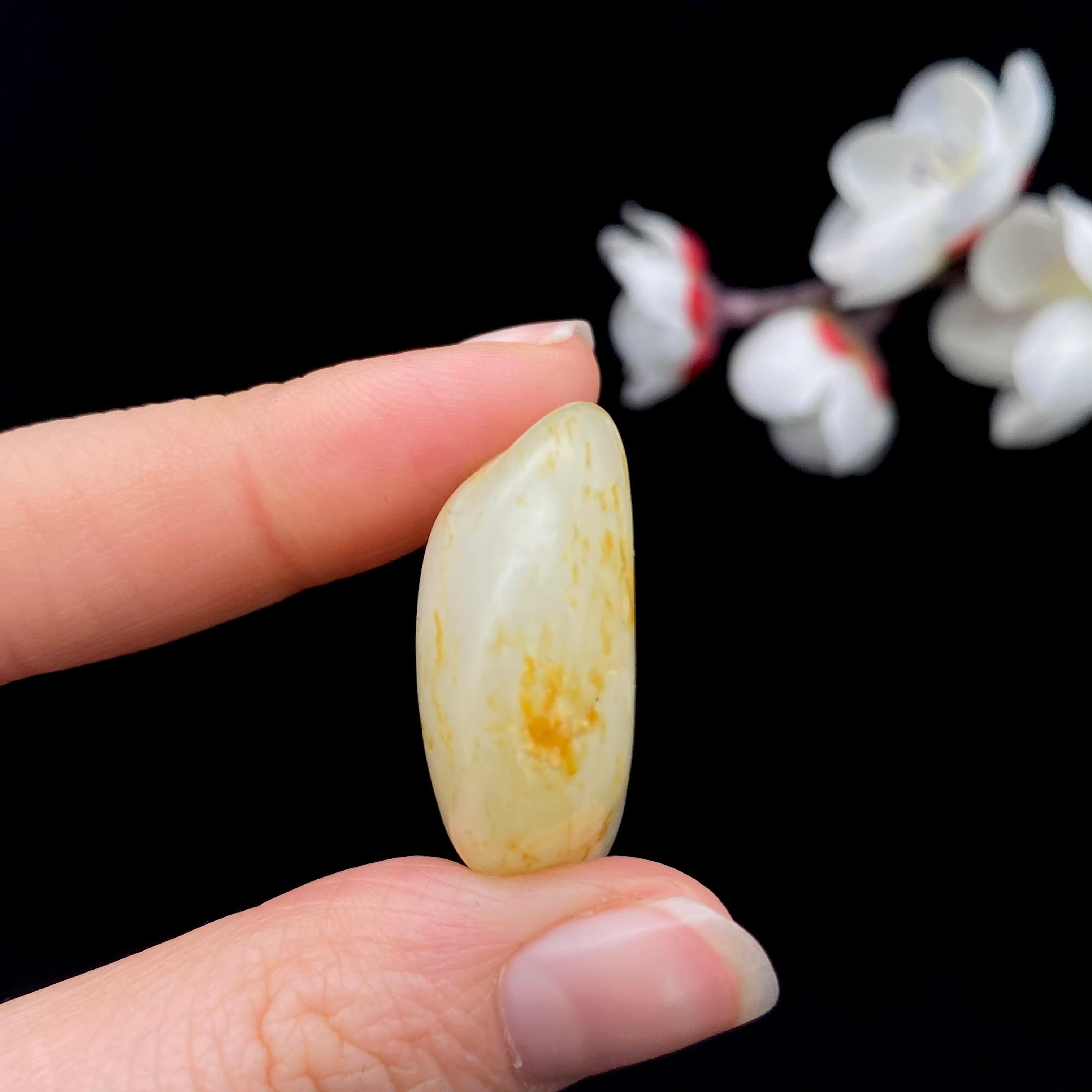 【超值推荐】和田玉洒金皮籽料（15.5g）