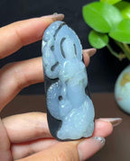 和田玉籽料黑皮白肉羊脂玉御龙观音（28.0g）