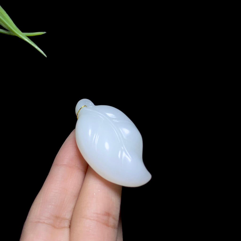 和田山料羊脂白玉叶子挂件（18.6g）