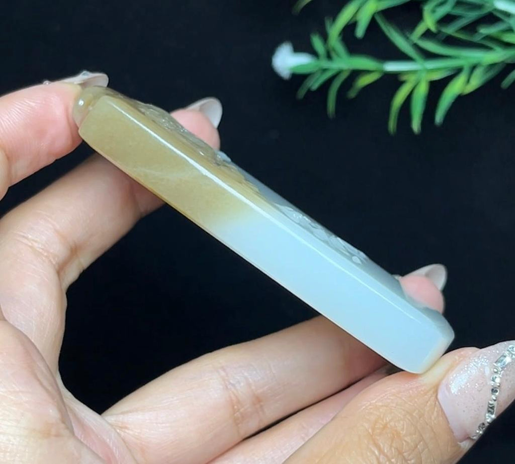 和田玉糖白羊脂玉山水龙牌（81.8g）