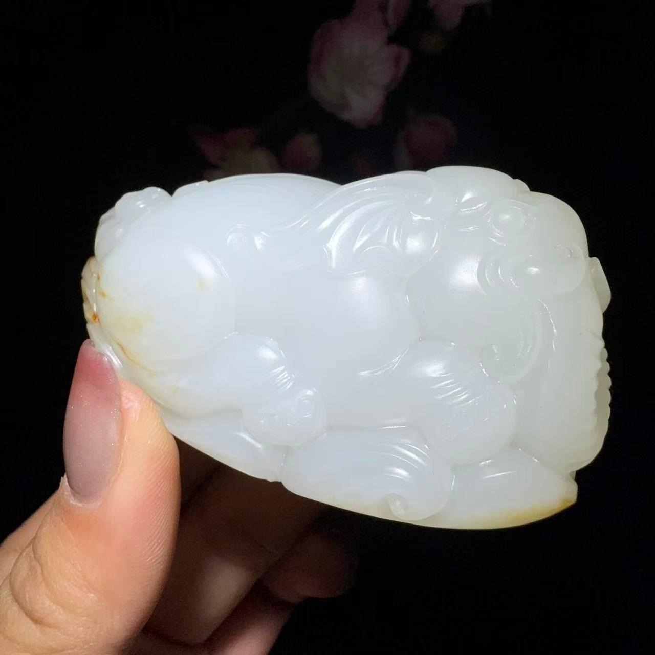 和田玉籽料手把件太平有象（161.7g）