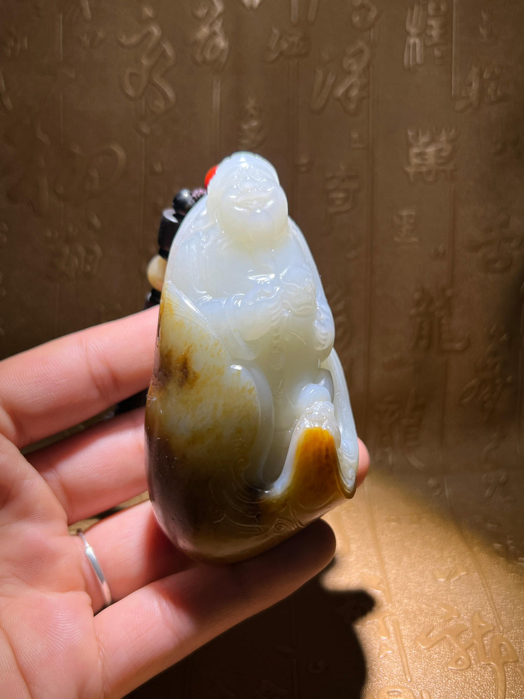 和田玉籽料财神（235.7g）