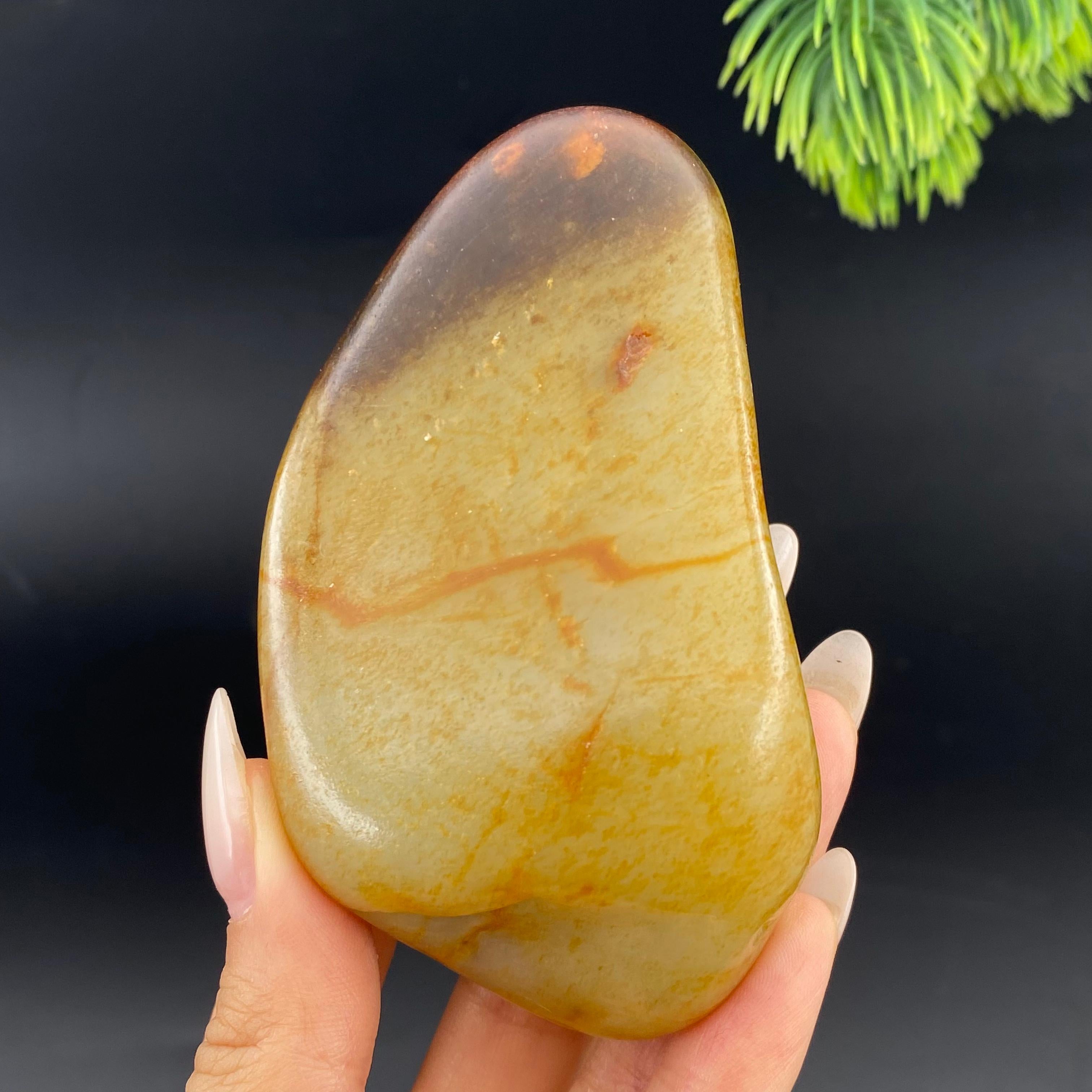 和田玉红皮籽料把件（174.88g）
