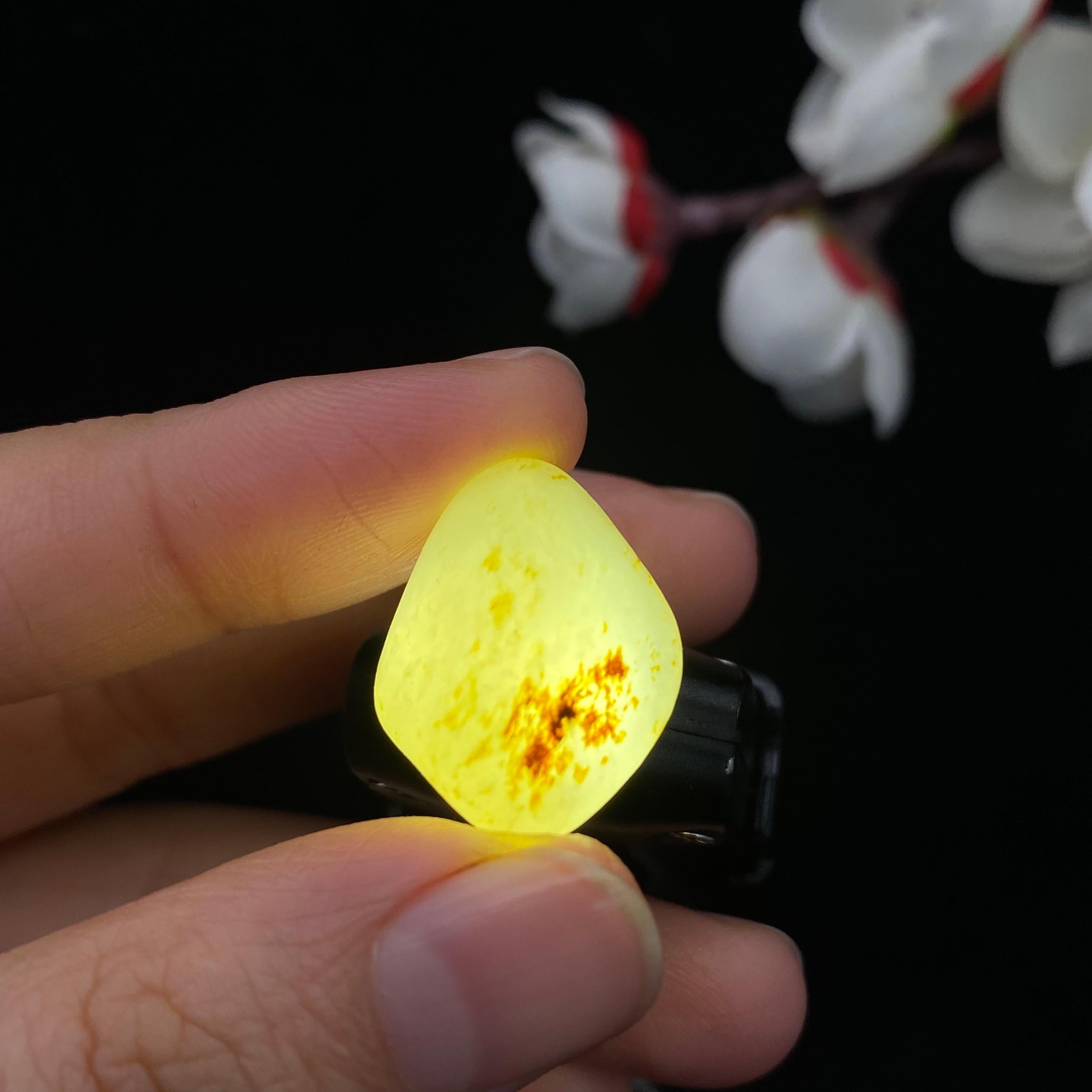 和田玉洒金皮籽料戒面籽（5.3g）